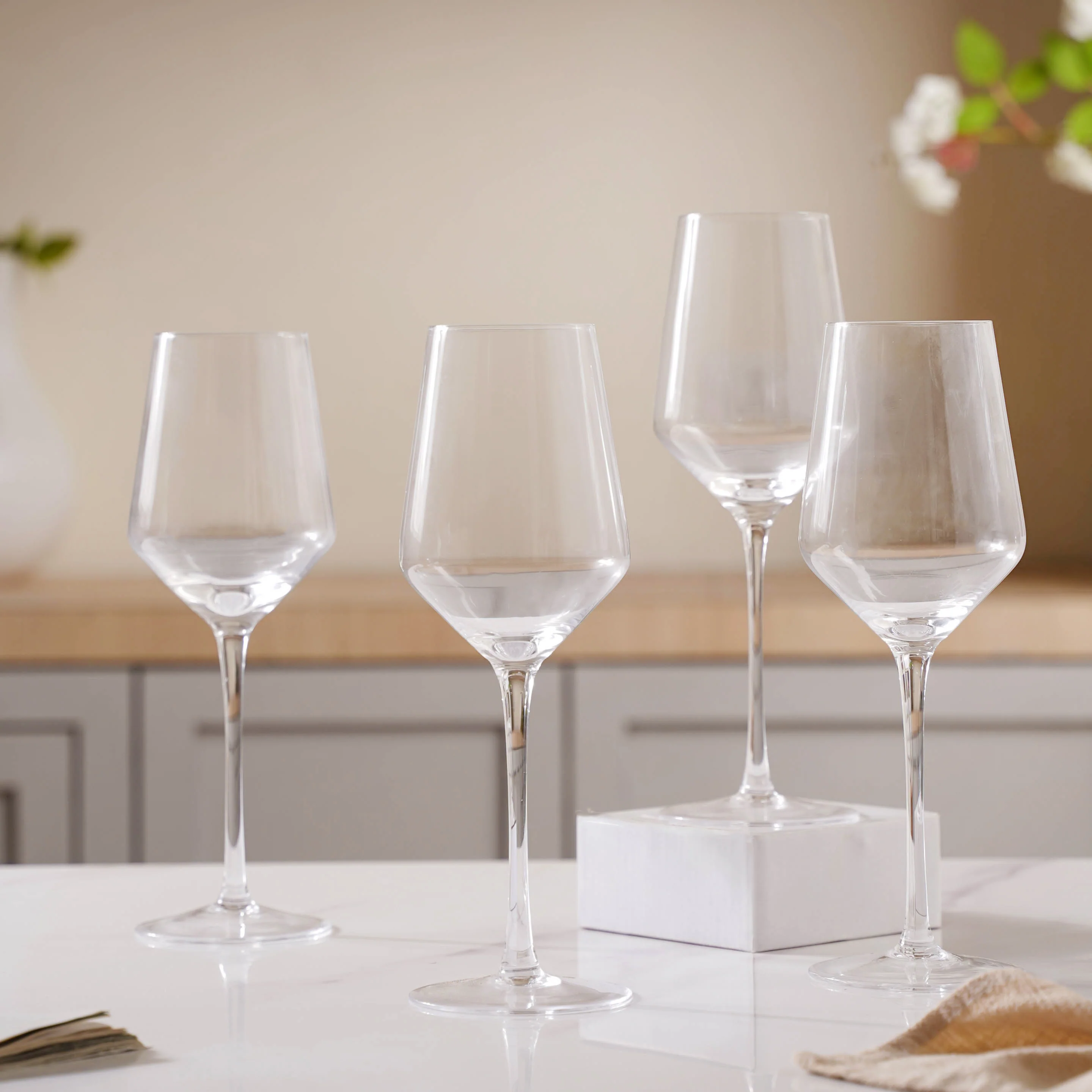 Classic Wine Glass Set of 4 - Image 3