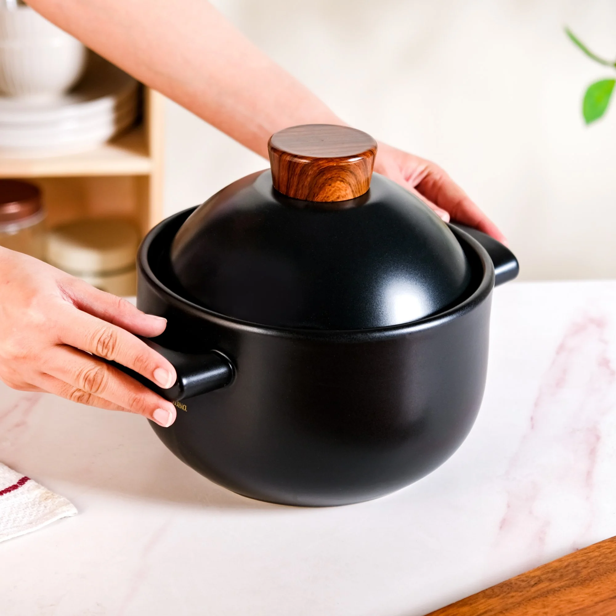 Claymist Black Cooking Pot With Lid 2800ml - Image 2