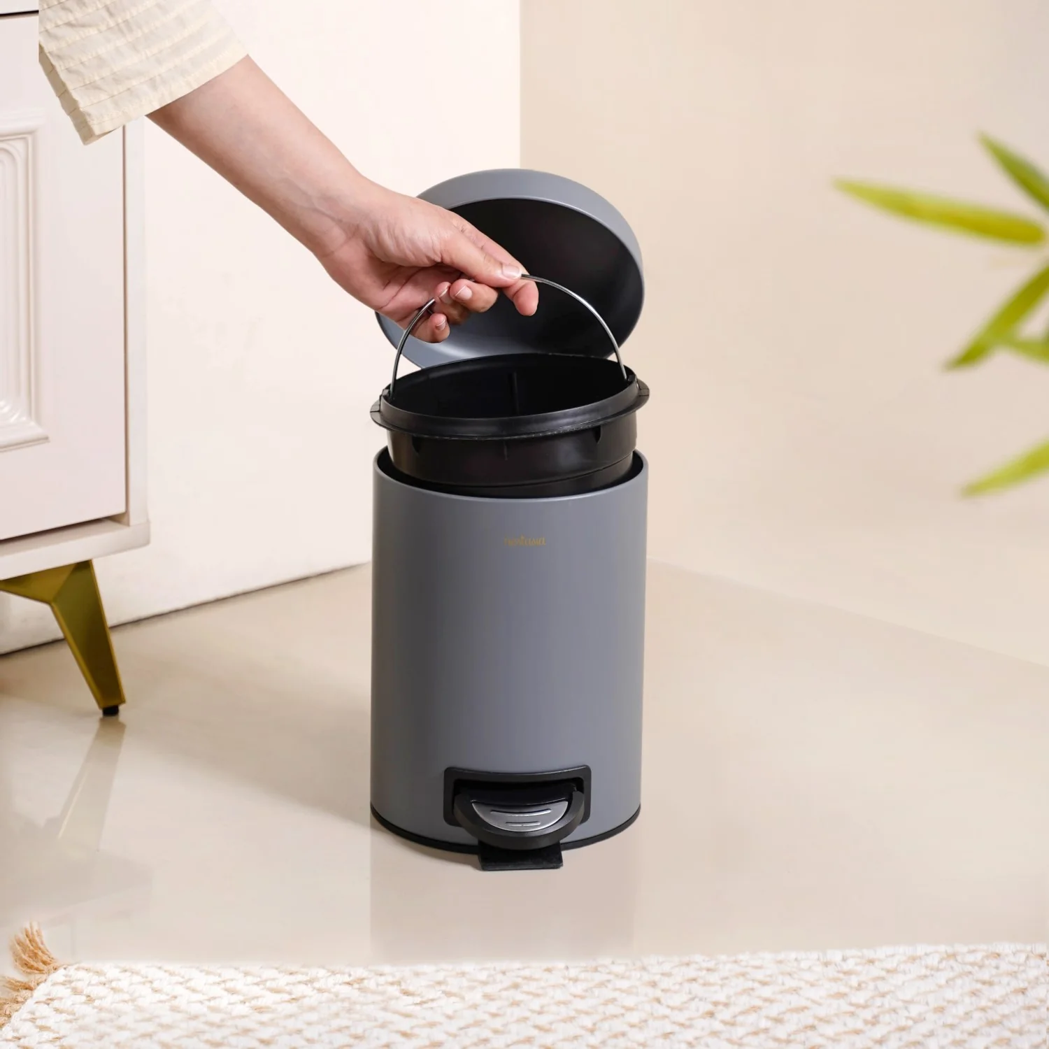 Clean Curve Dustbin With Removable Bucket Grey 3000ml - Image 2
