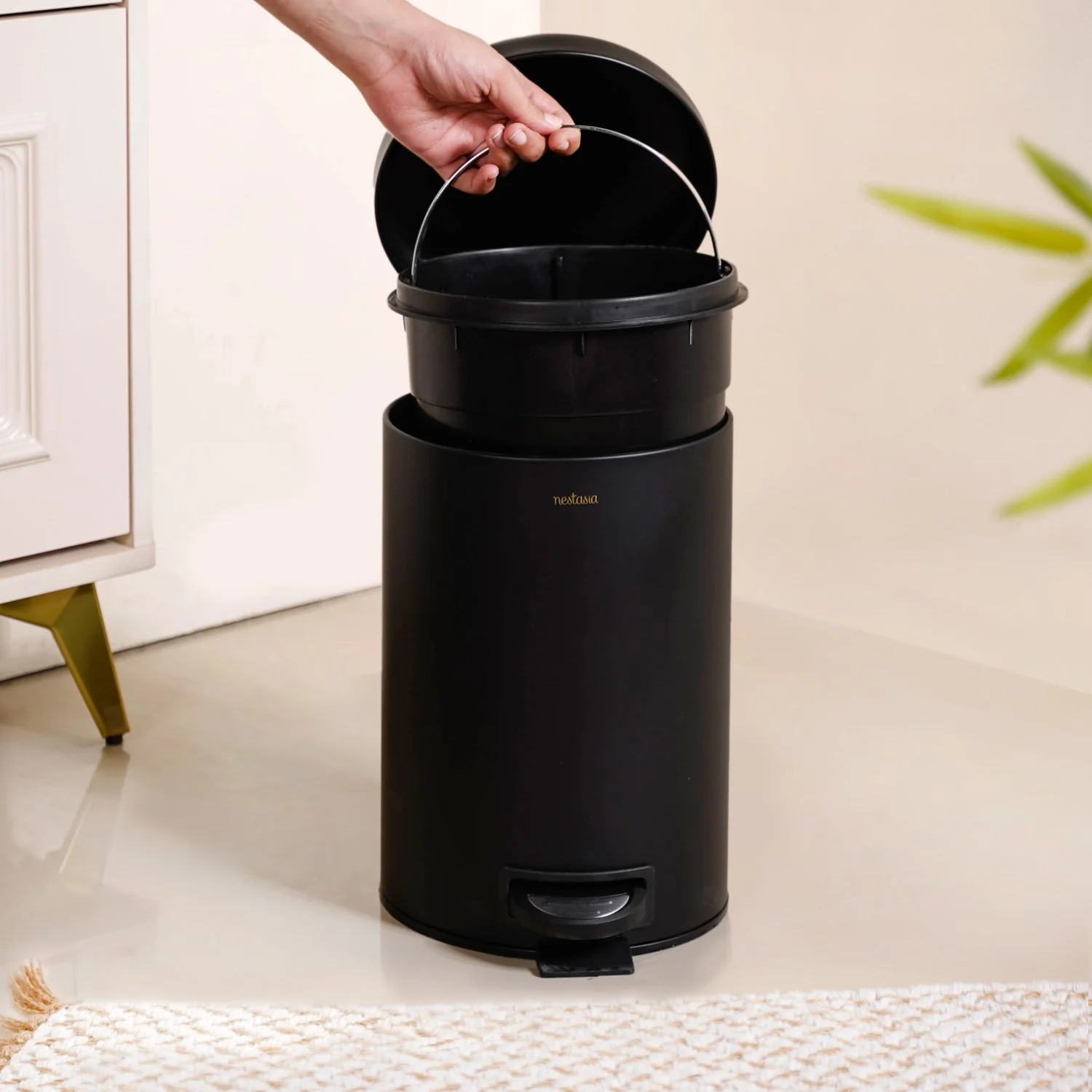Clean Curve Metal Dustbin With Removable Bucket Black 7000ml - Image 3