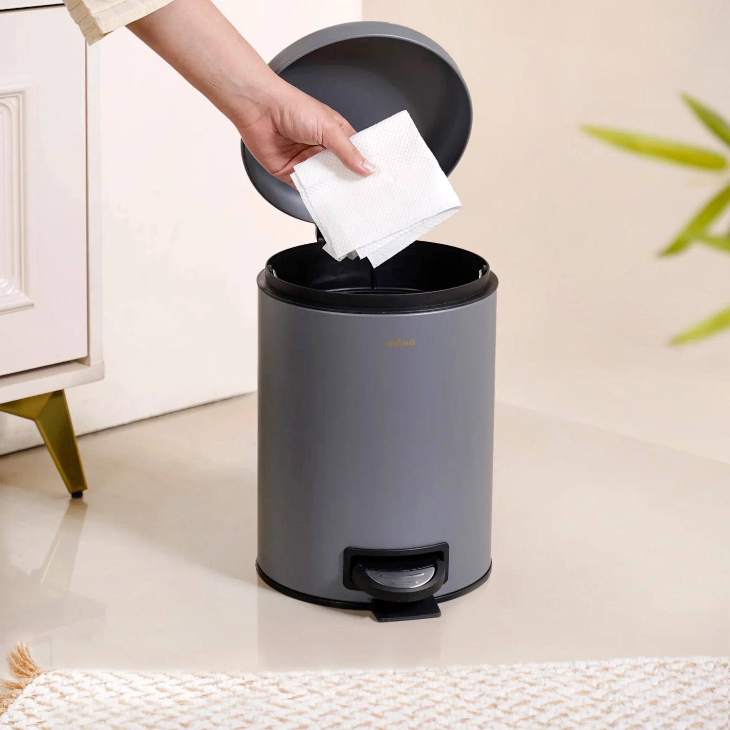 Clean Curve Metal Dustbin With Removable Bucket Grey 5000ml - Image 2