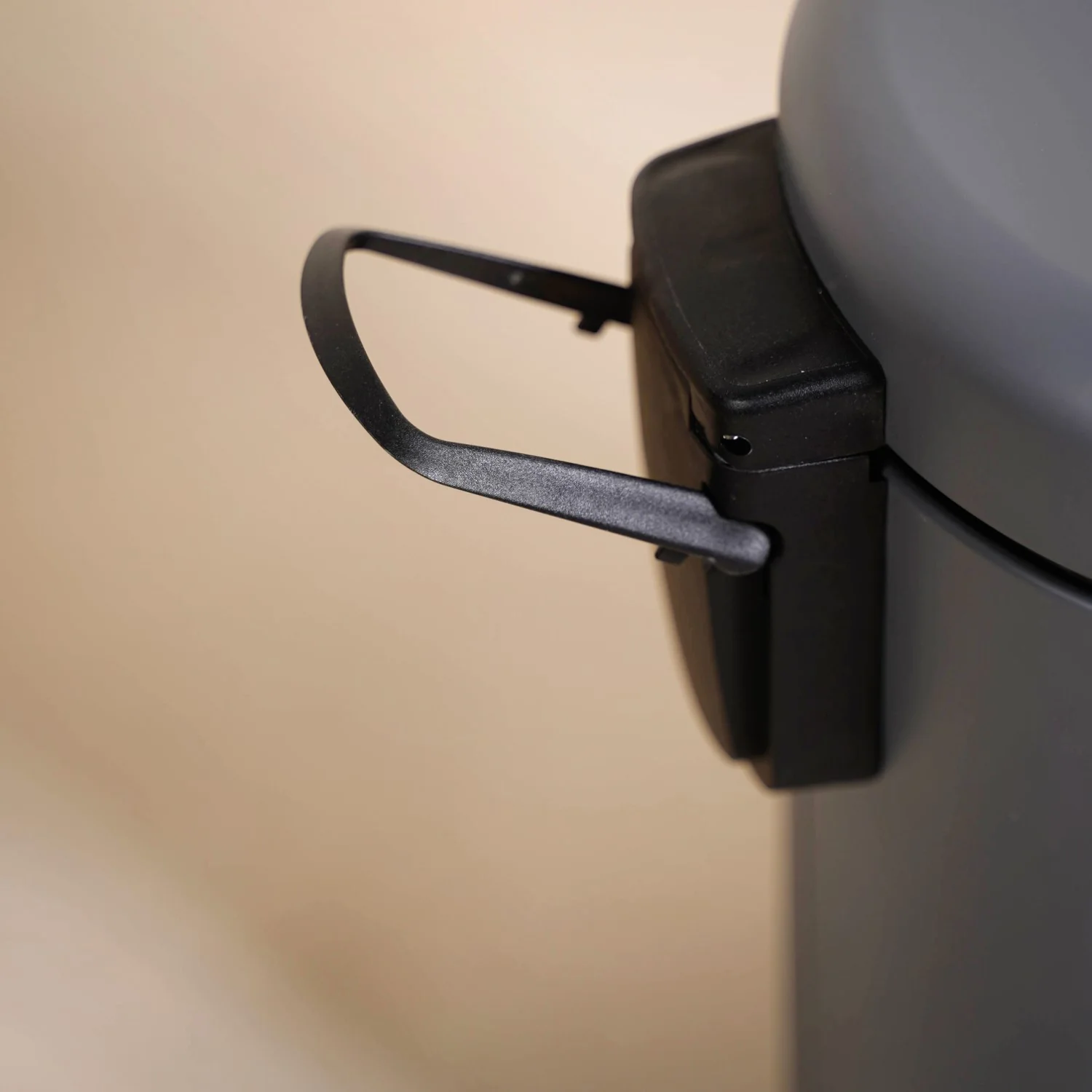 Clean Curve Metal Dustbin With Removable Bucket Grey 5000ml - Image 8