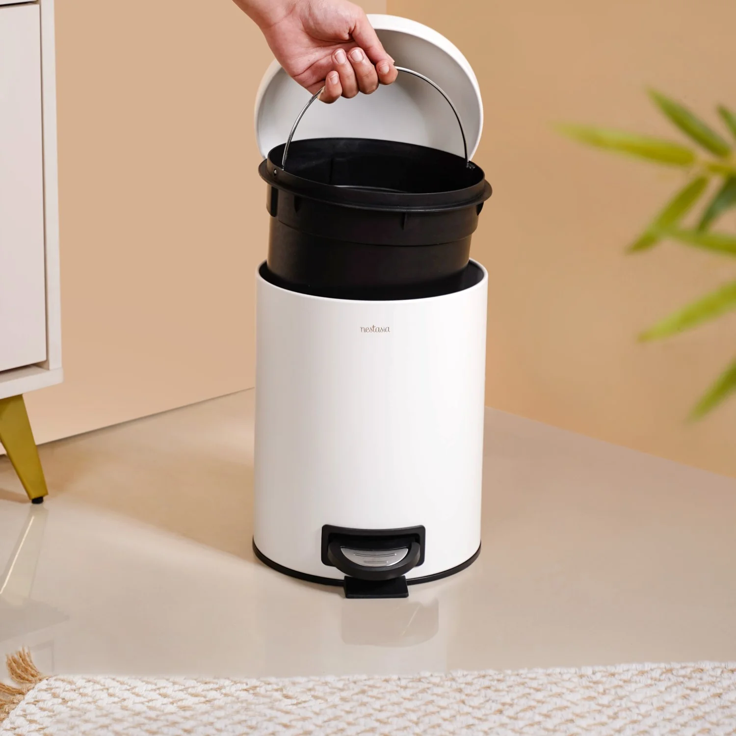 Clean Curve Metal Dustbin With Removable Bucket White 5000ml - Image 3