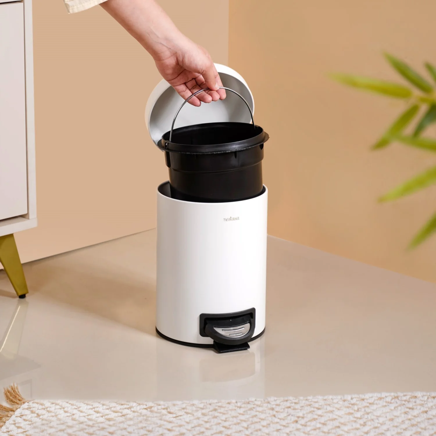 Clean Curve Pedal Operated Metal Dustbin With Bucket White 3000ml - Image 3