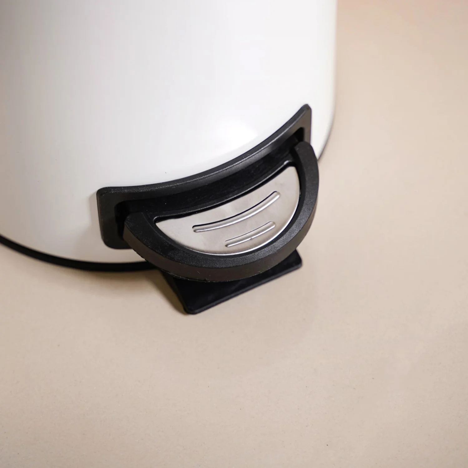 Clean Curve Pedal Operated Metal Dustbin With Bucket White 3000ml - Image 8