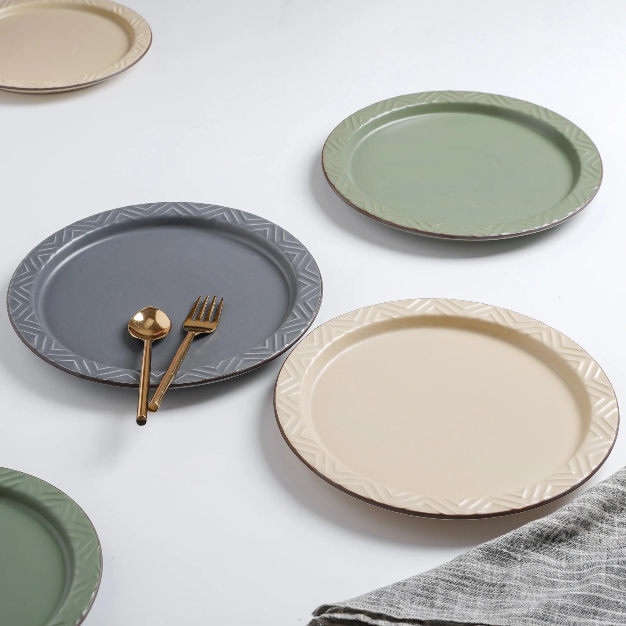 Coloured Dinner Plate - Image 6