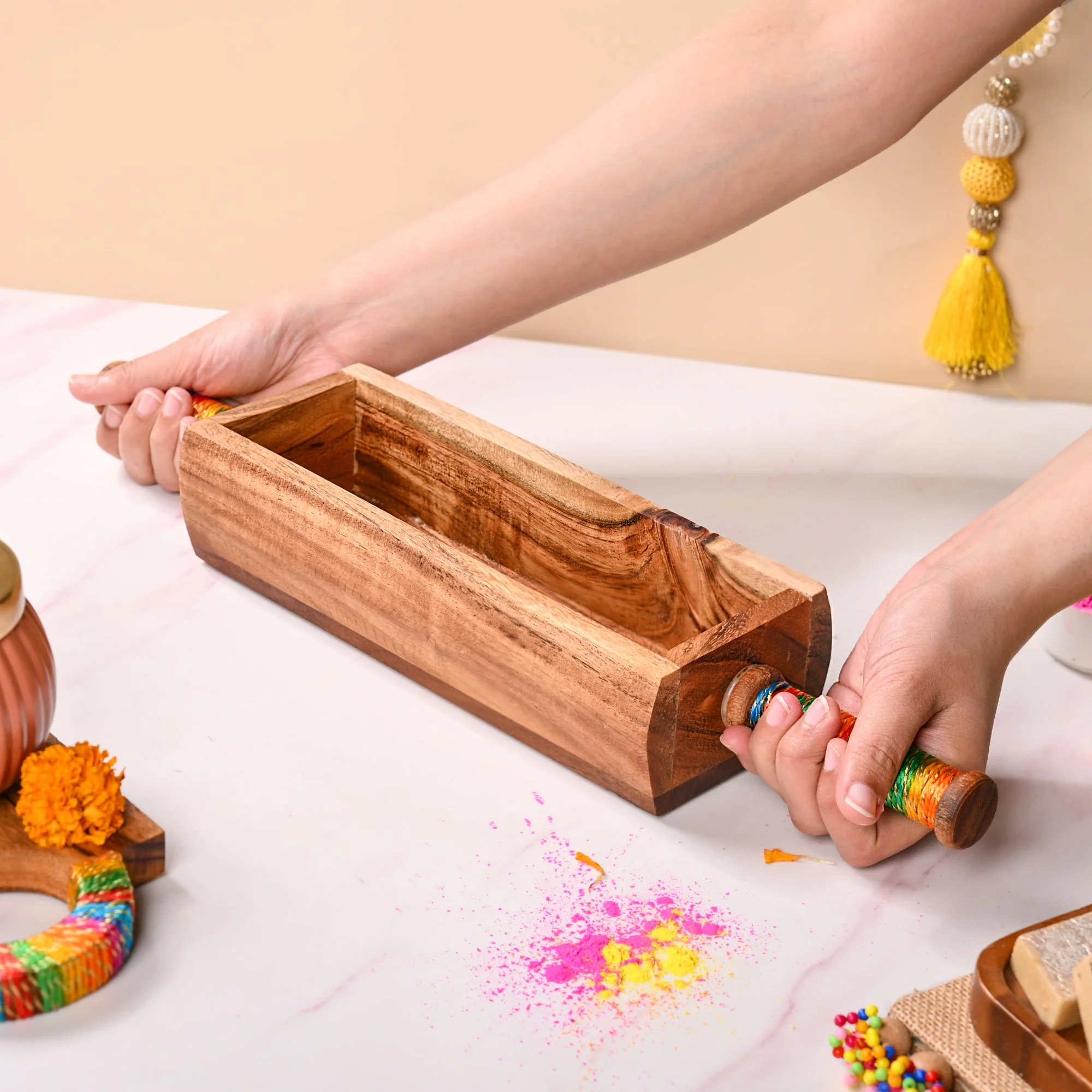Colourful Thread Serving Platter - Image 2