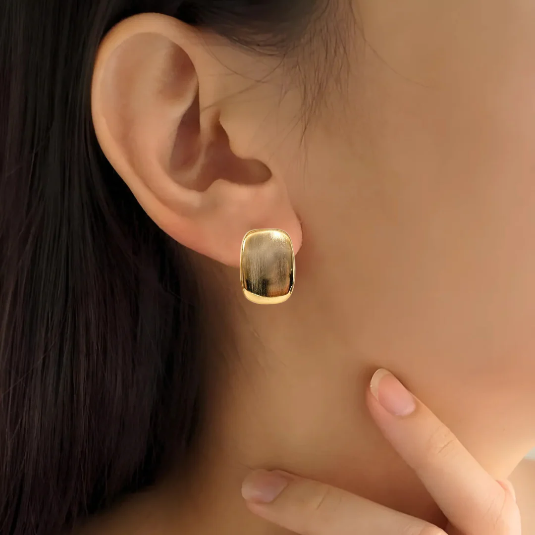 Contour Studs Gold - Image 2