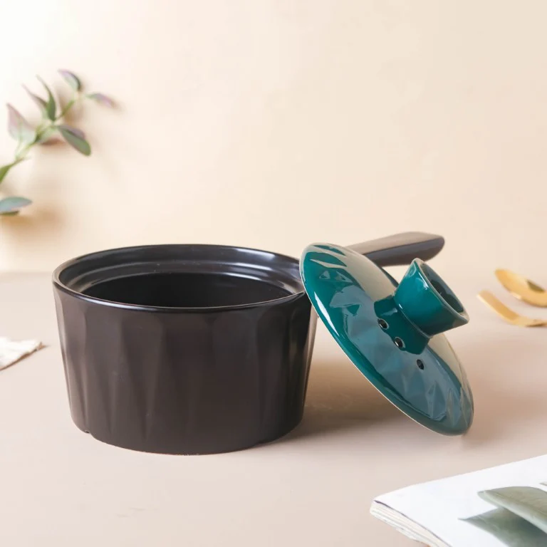 Cook and Serve Ceramic Cookware with Lid and Handle - Image 5