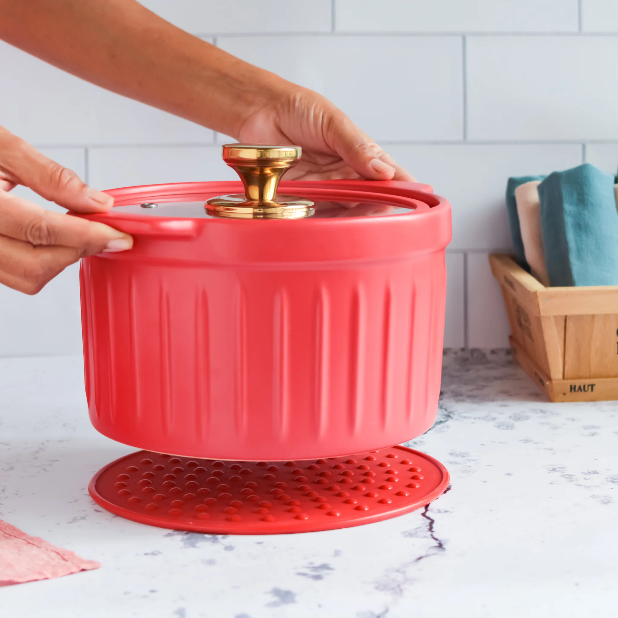 Cooking Pot with Glass Lid Red - Image 4
