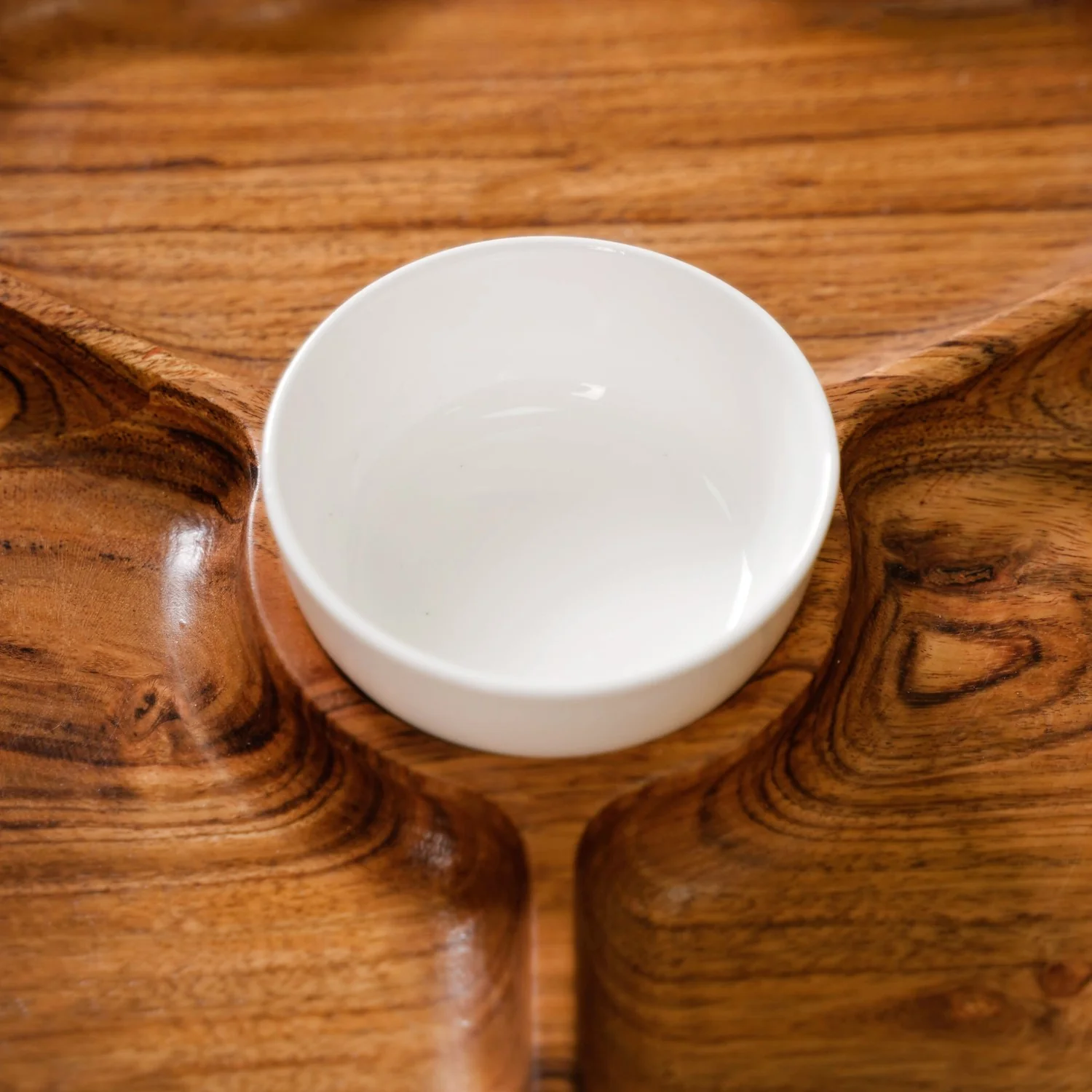 Cosmos 3 Section Snack Platter With Dip Bowl - Image 9