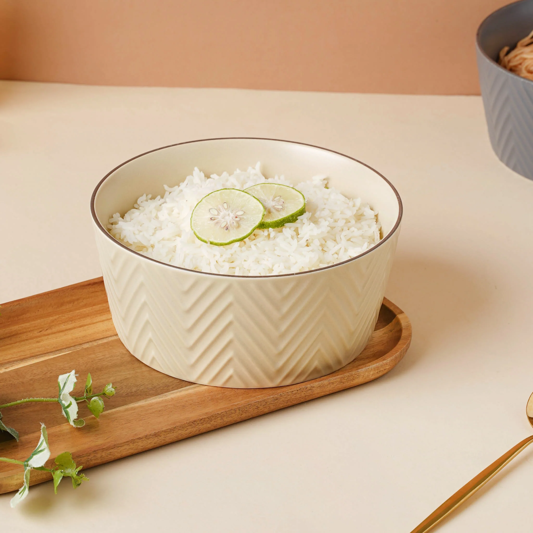 Crème De La Crème Serving Bowl