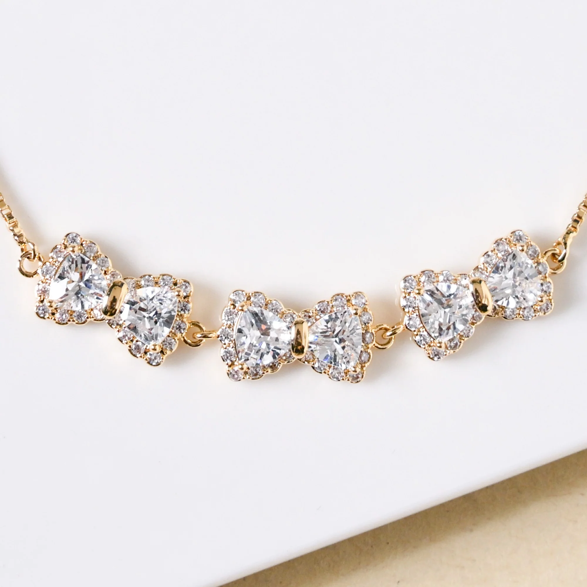 Dainty Bows Gold Chain Bracelet - Image 5