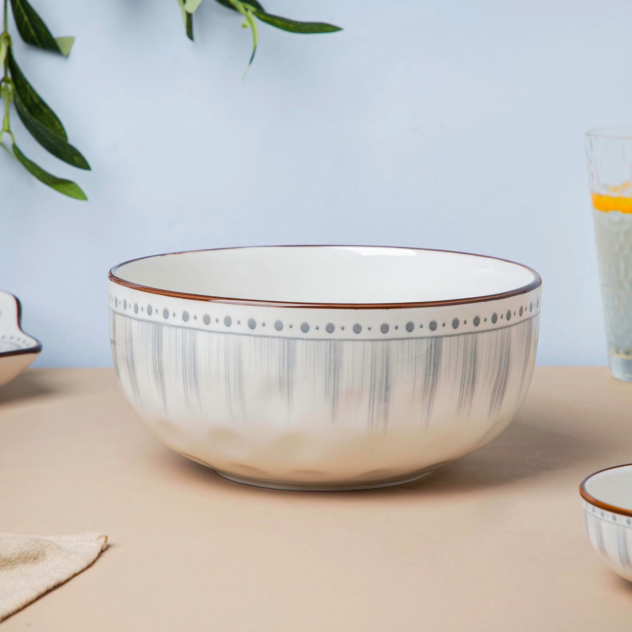 Dainty Patterned Serving Bowl 7.5 Inch 1200 ml - Image 3