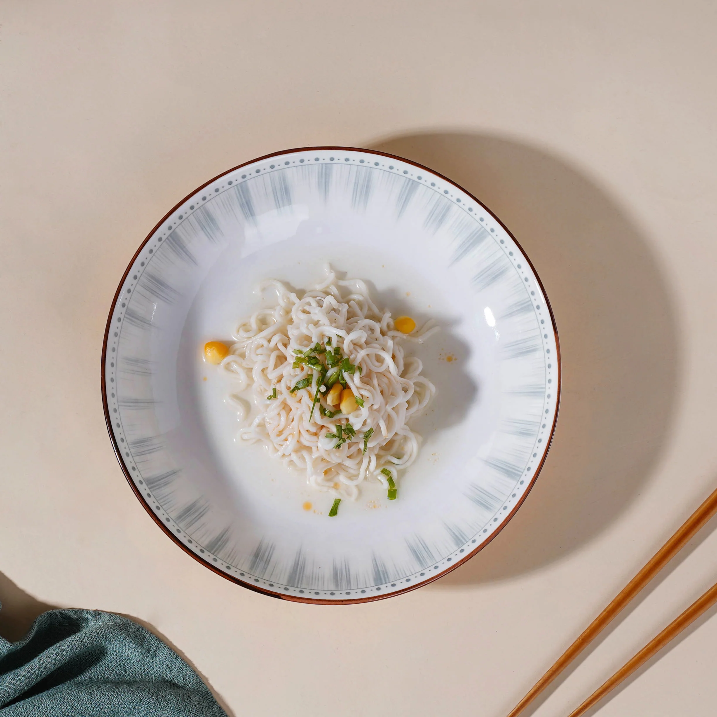 Dainty Patterned Pasta Dish 7 Inch - Image 6