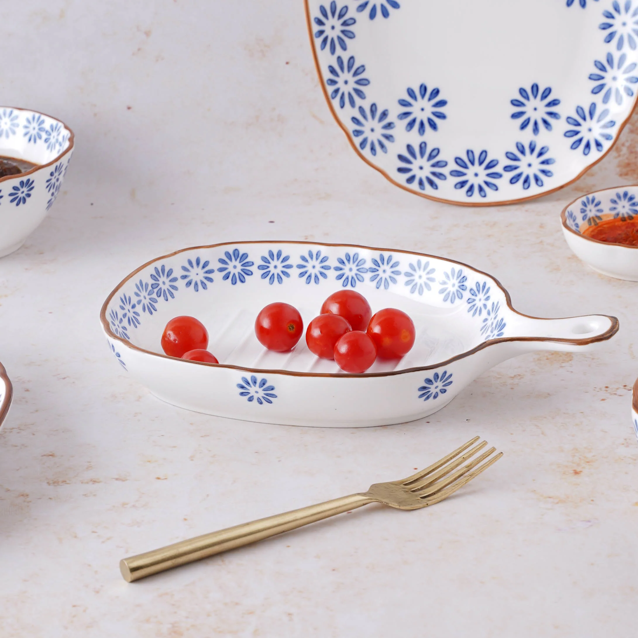Daisy Plate with Handle - Image 3