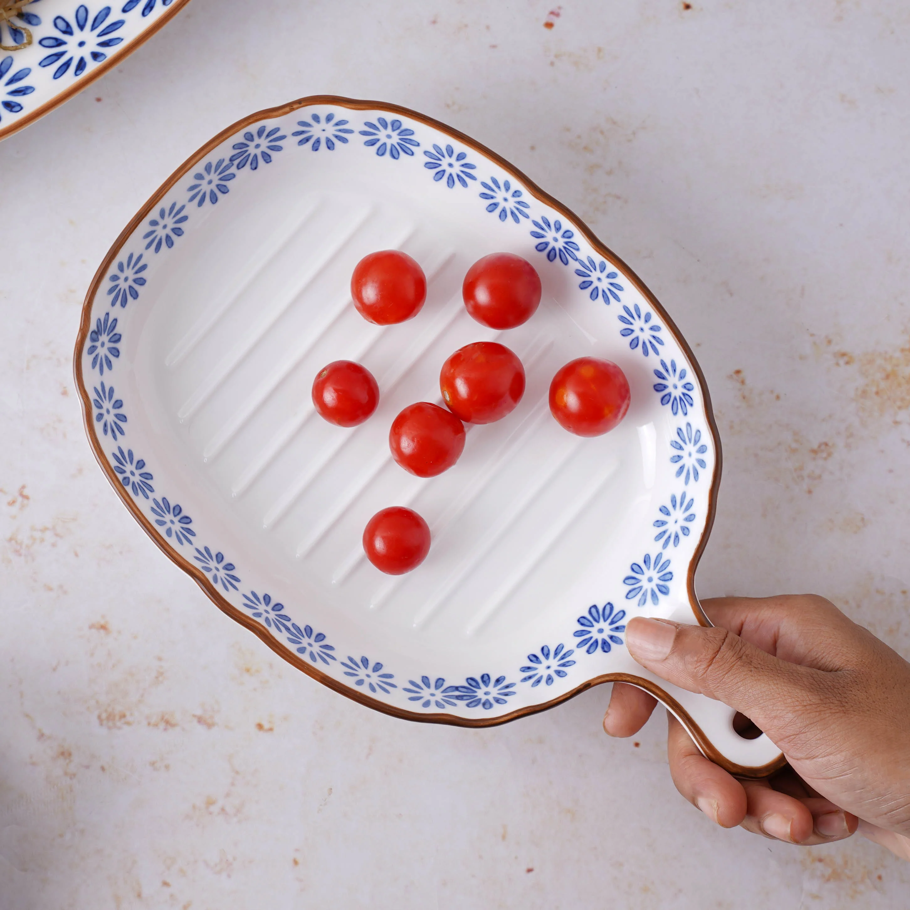 Daisy Plate with Handle - Image 5