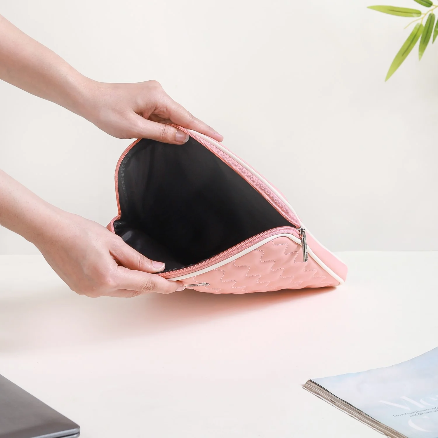 Designer iPad Cover Sleeve Pink - Image 3