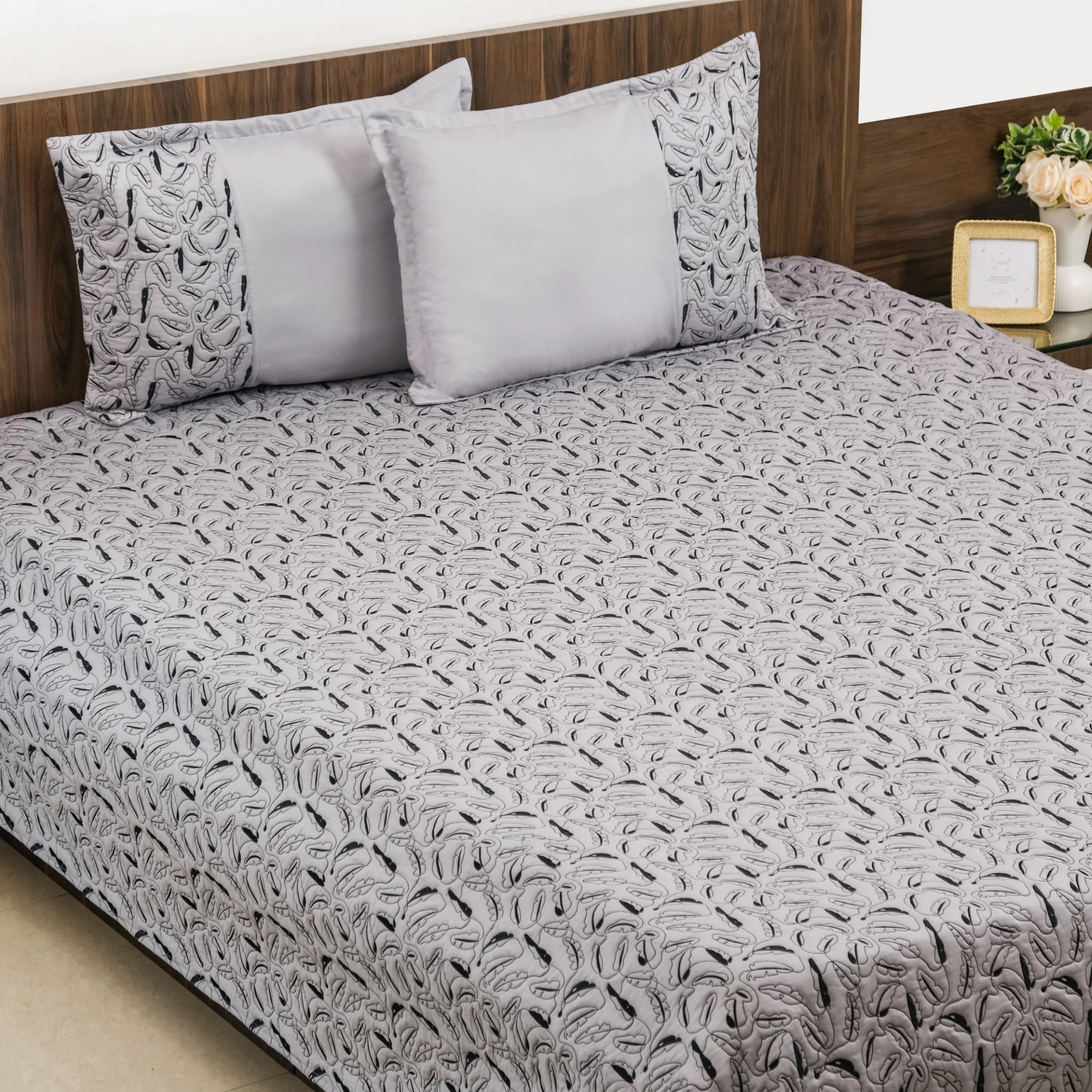 Designer King Size Bed Cover Grey - Image 3