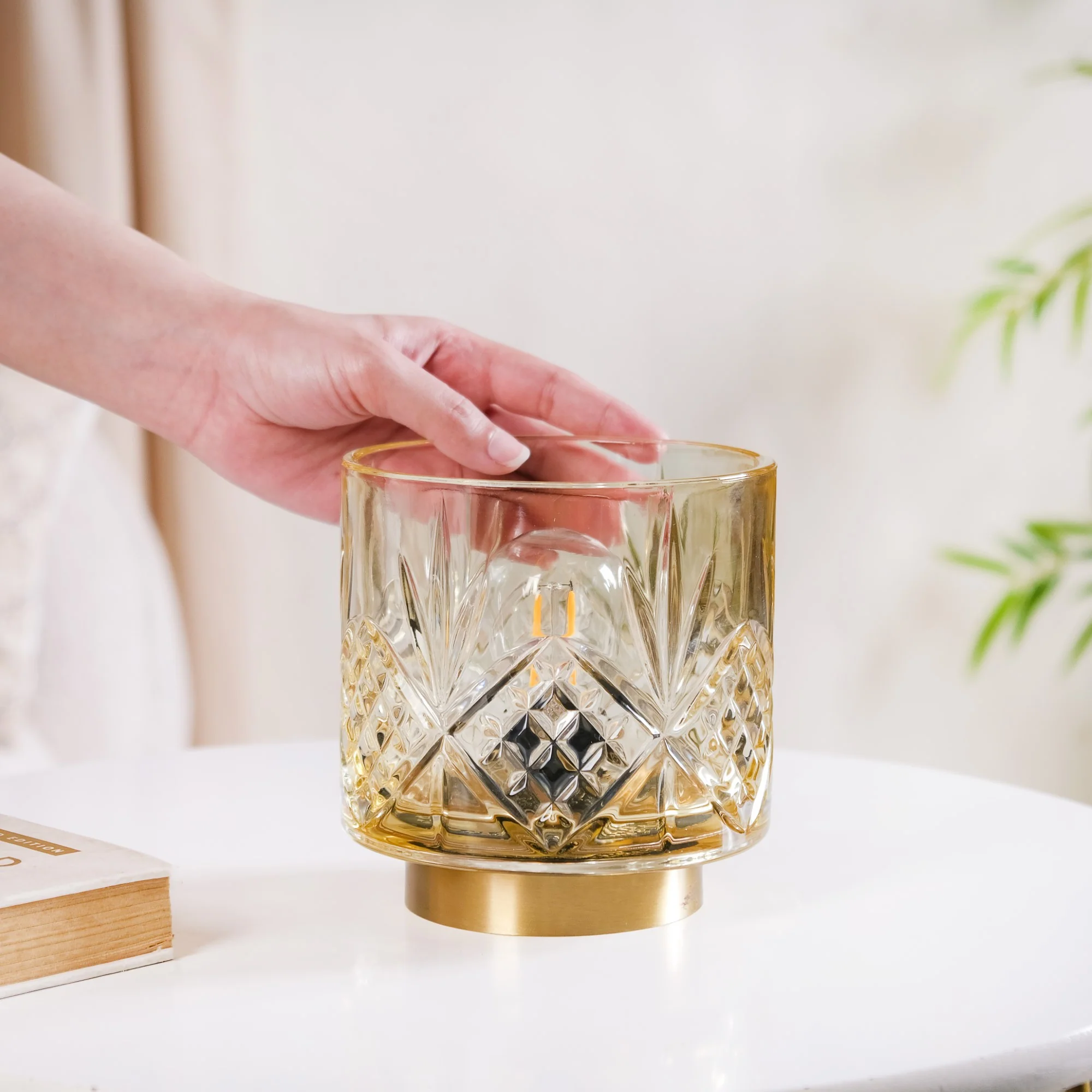 Diamond Cut Glass Decor Lamp Wireless Battery Operated - Image 3