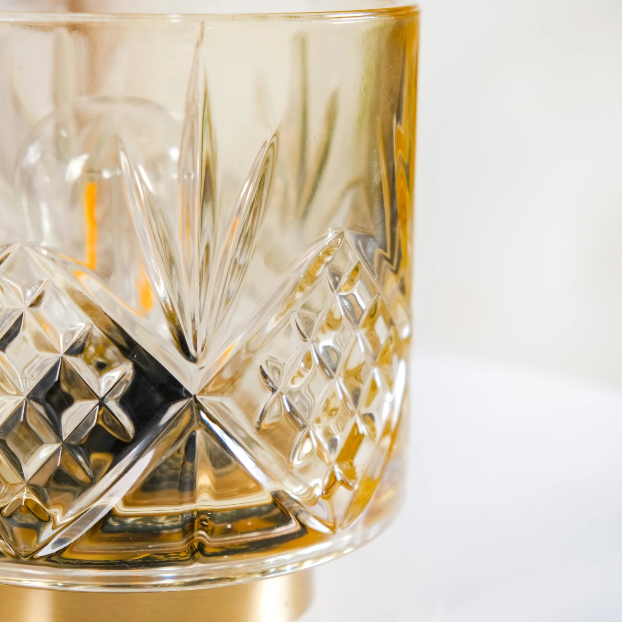 Diamond Cut Glass Decor Lamp Wireless Battery Operated - Image 7