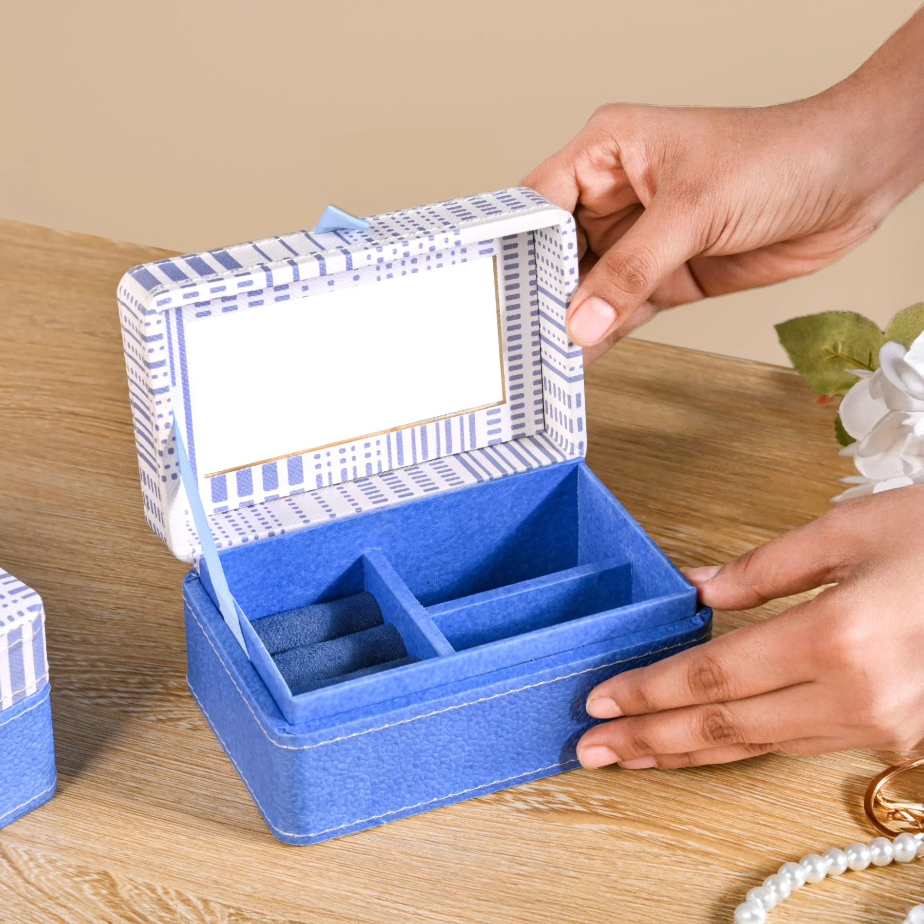 Dots And Dash Portable Jewellery Box With Mirror - Image 3