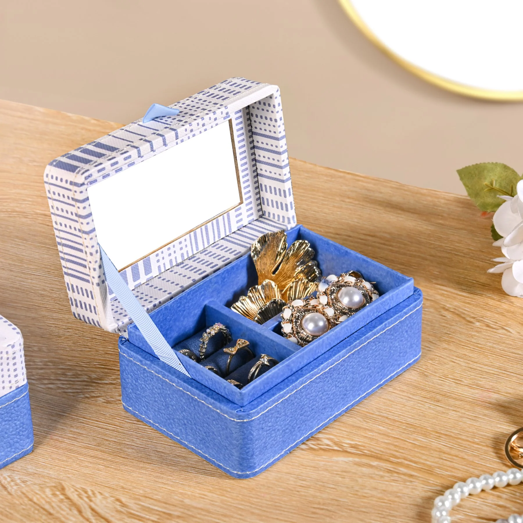 Dots And Dash Portable Jewellery Box With Mirror - Image 8