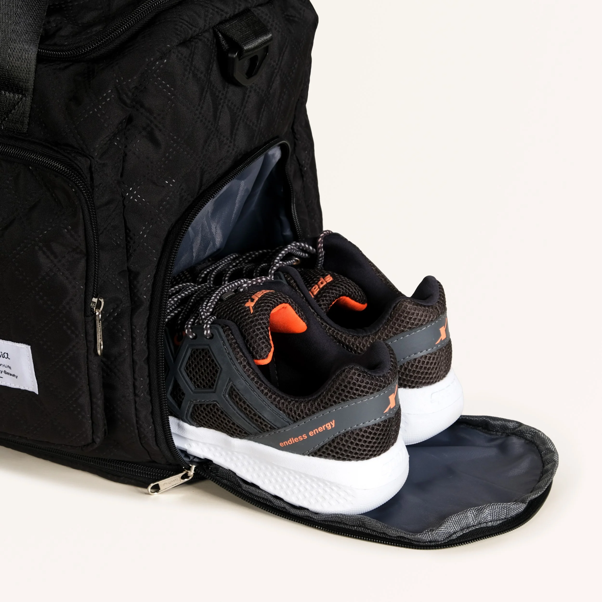 Dova Extendable Bag For Travel Black - Image 10