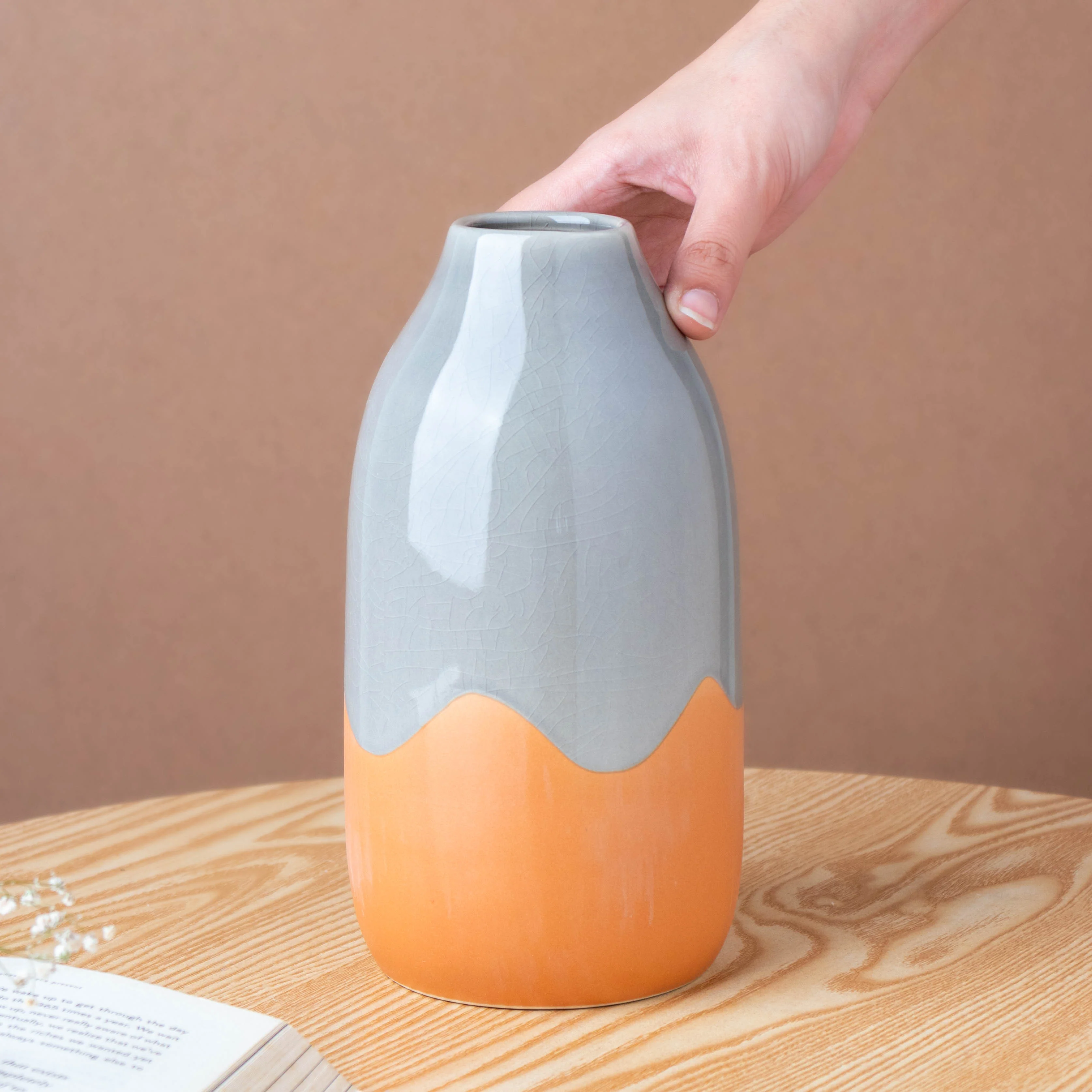 Dual Toned Flower Vase - Image 2