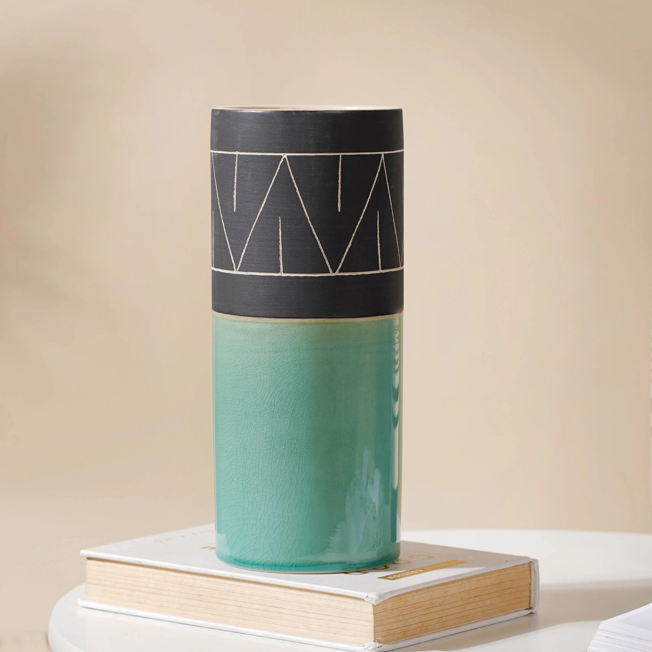 Dual Toned Taper Flower Vase - Image 9
