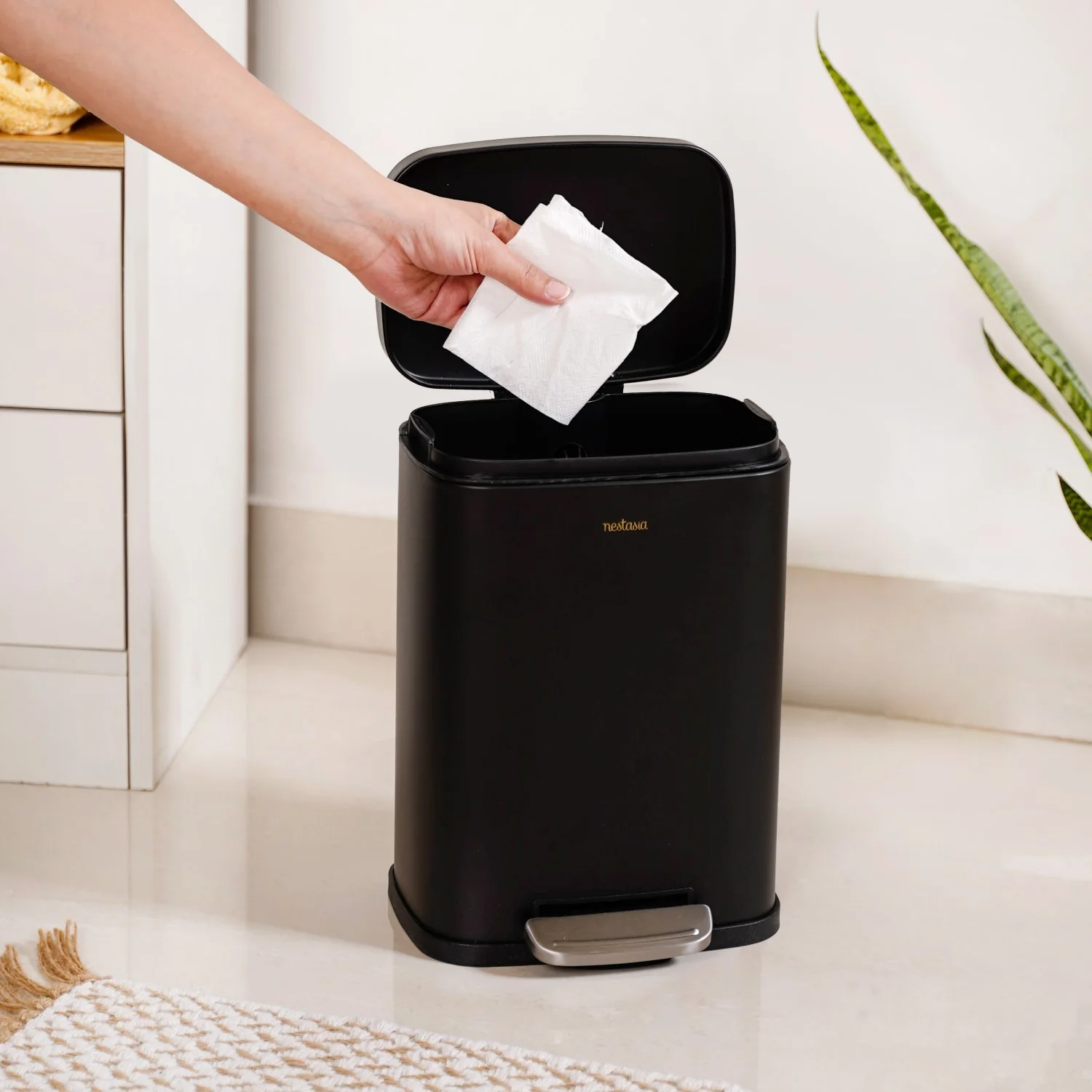 Dustro Metal Pedal Dustbin Black 5000ml - Image 2