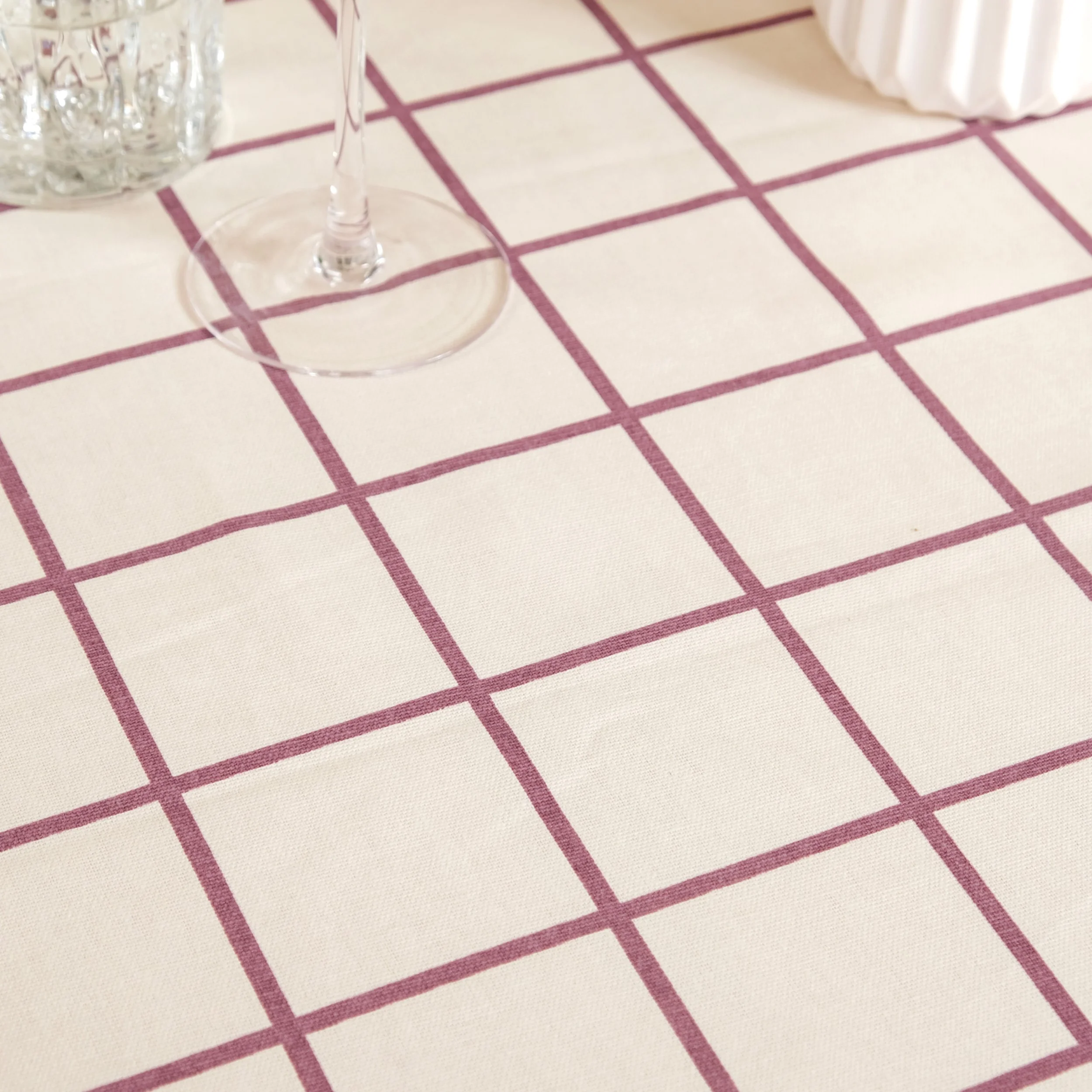 Dusty Mauve 6 Seater Pure Cotton Tablecloth 203x152cm - Image 3