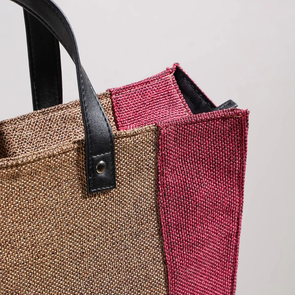 Eco Friendly Jute Lunch Bag Beige And Red 15 x 10 Inch - Image 6