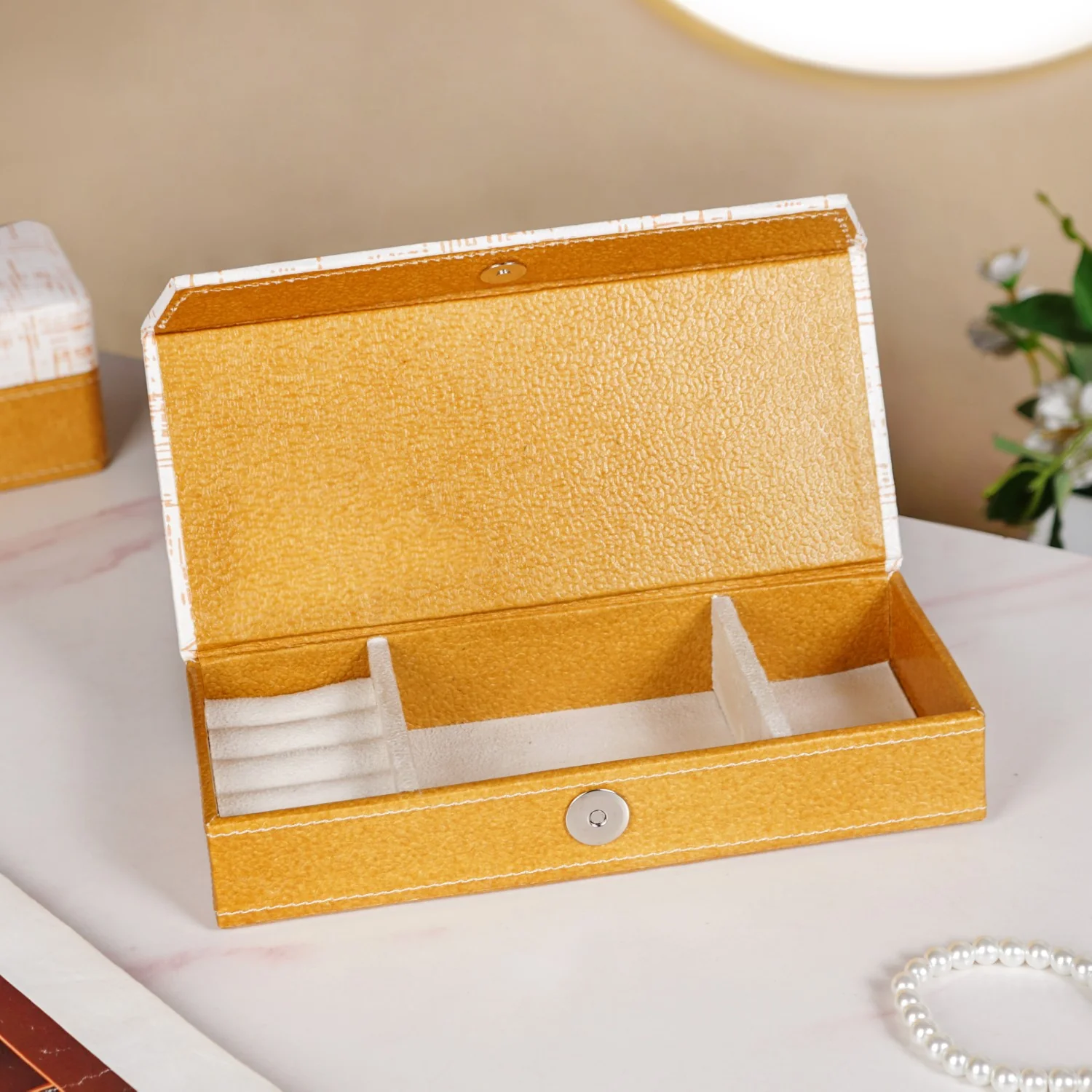 Eco Friendly Quadrata Pattern Sectioned Trinket Case - Image 2