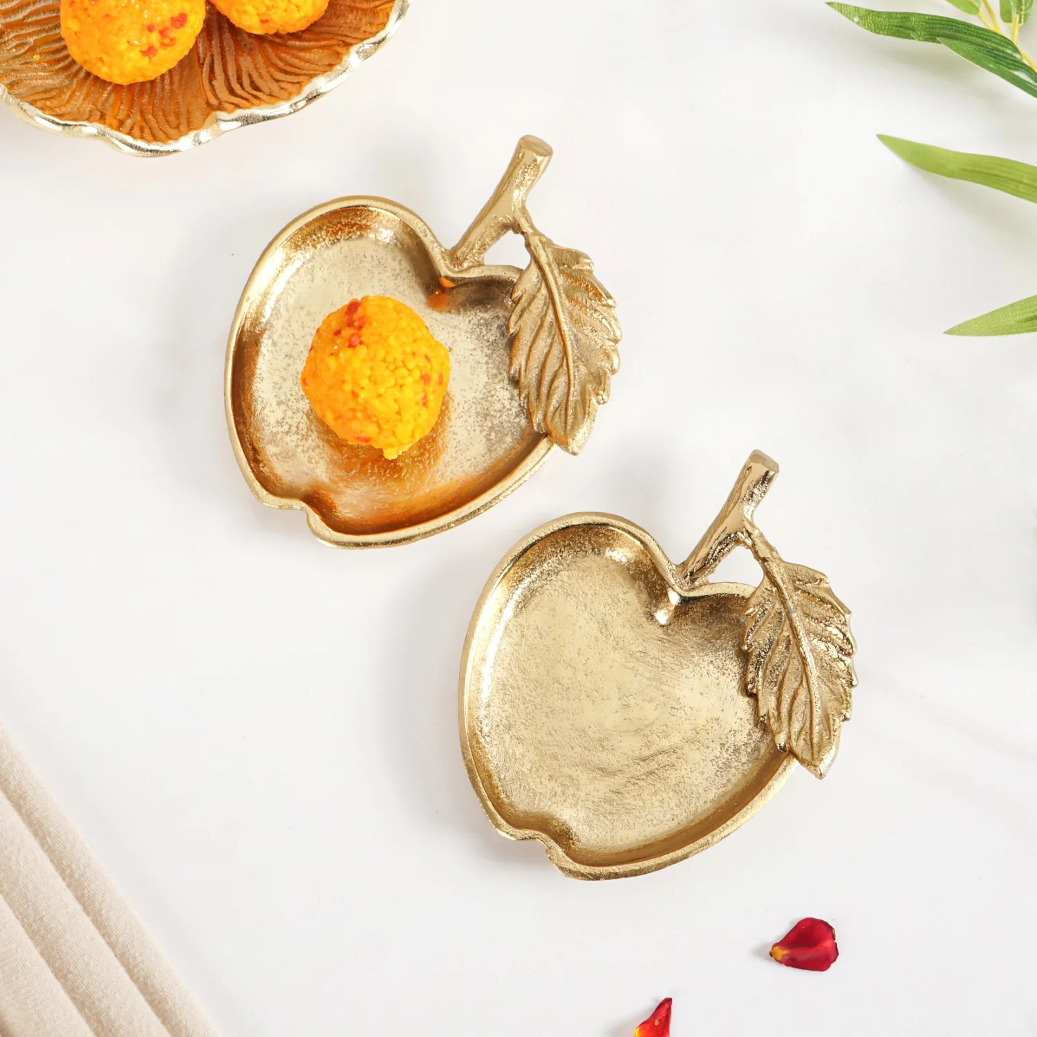 Eden Harvest Shiny Trinket Tray Set Of 2 In Festive Gift Box
