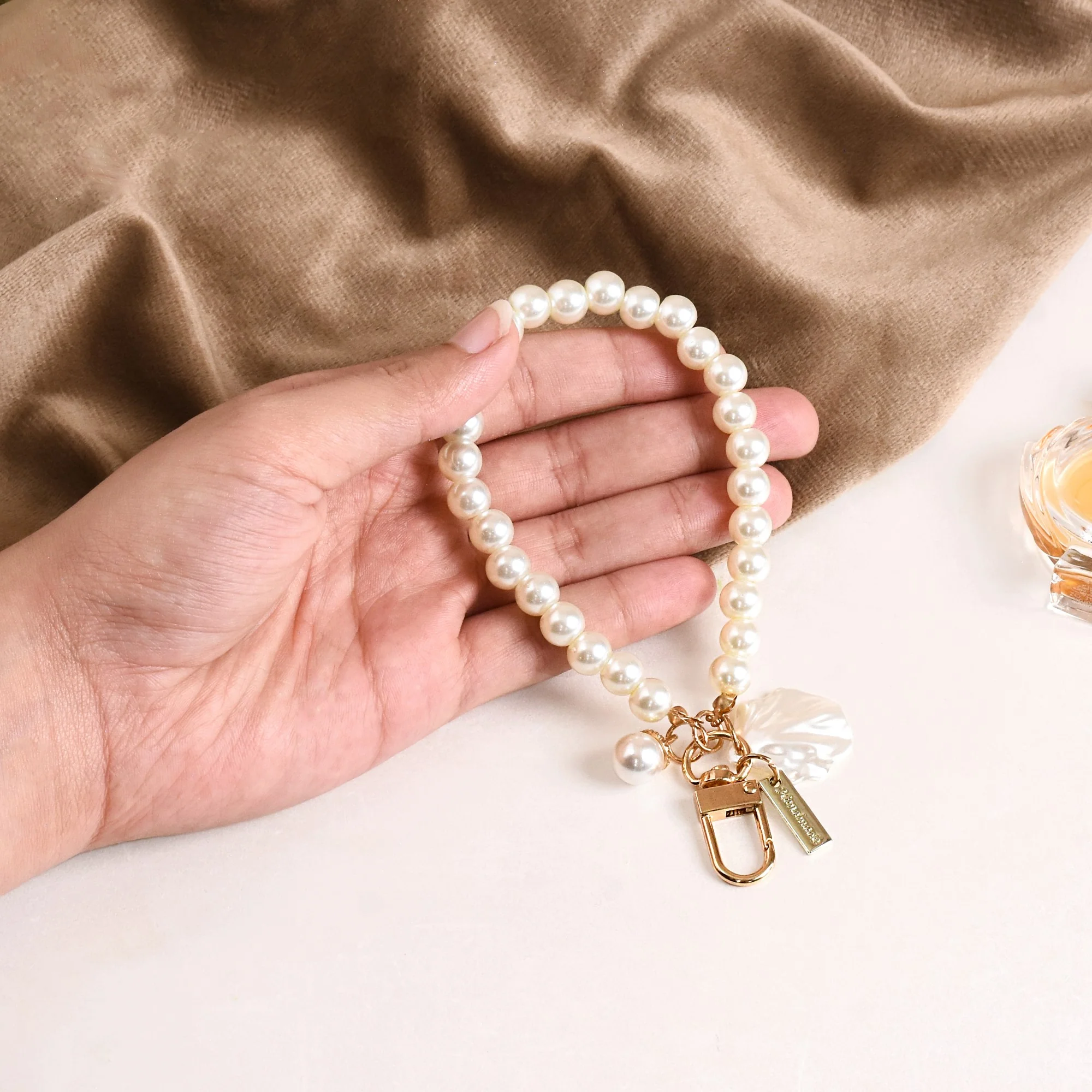 Elegant Faux Pearl Keychain - Image 2