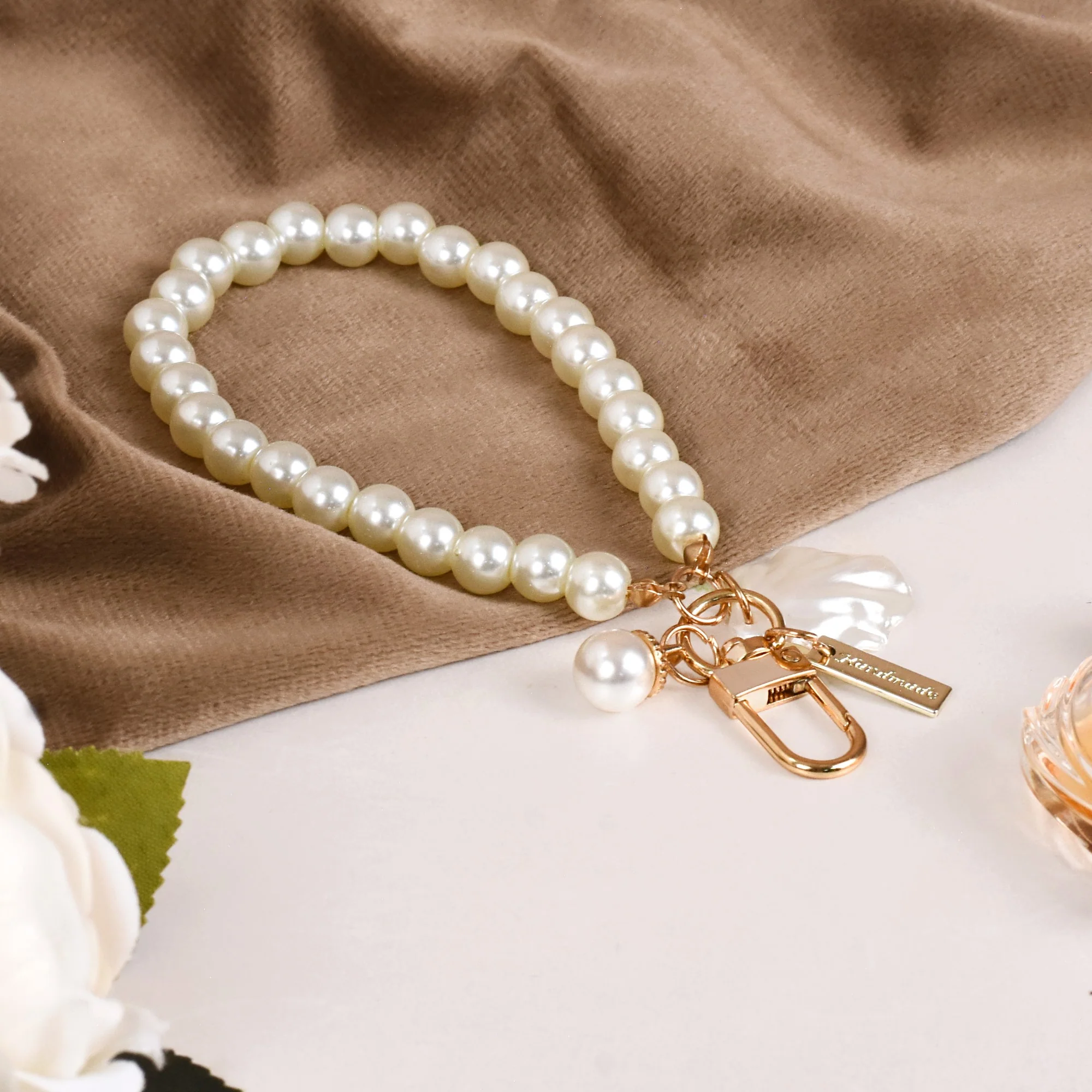Elegant Faux Pearl Keychain - Image 4