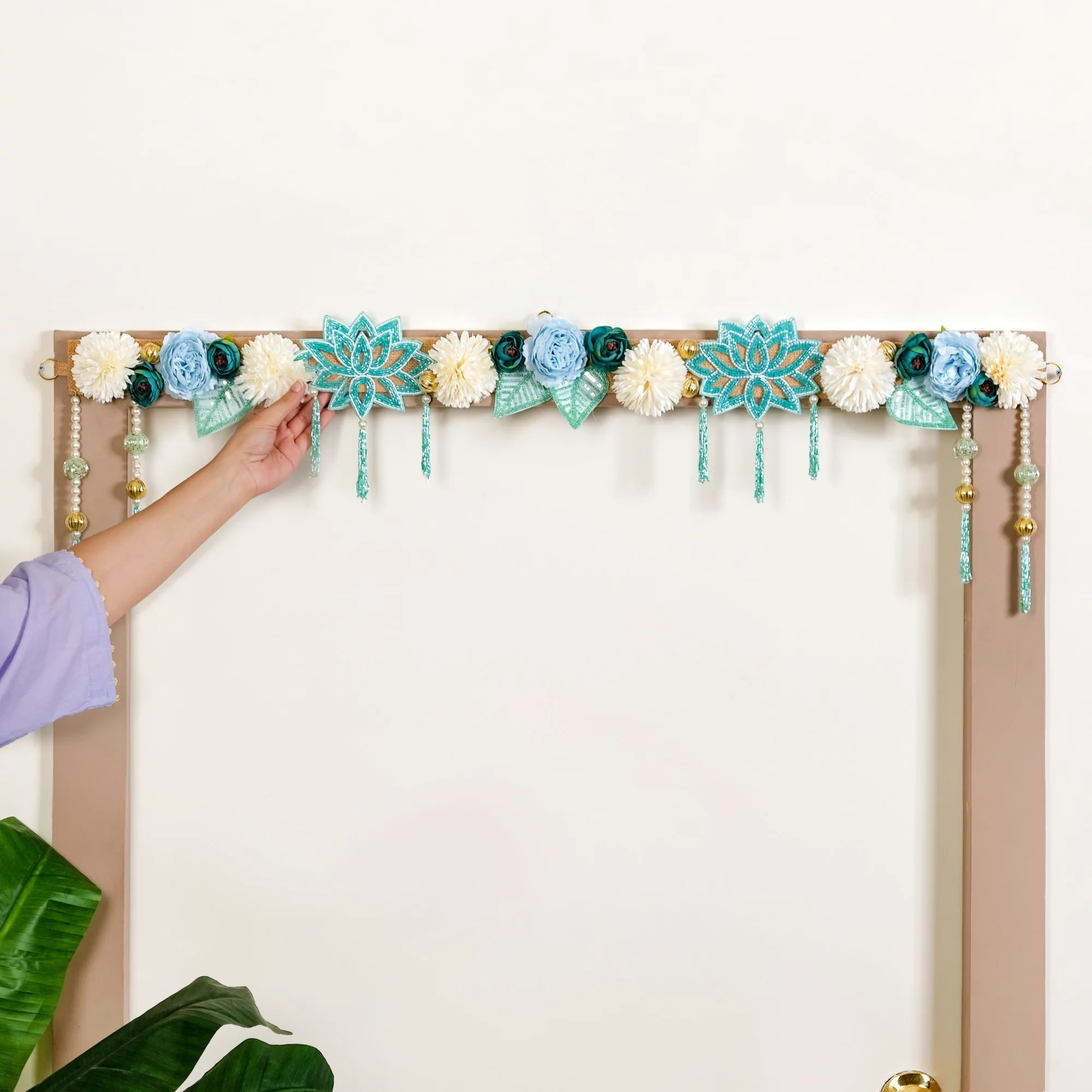 Elegant Floral Toran Decorative For Doors Blue White - Image 3