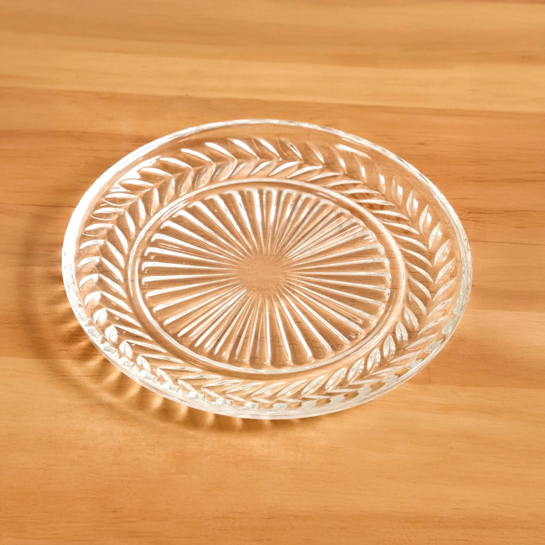 Embossed Dessert Plate Set Of 6 With Stand 14cm - Image 5