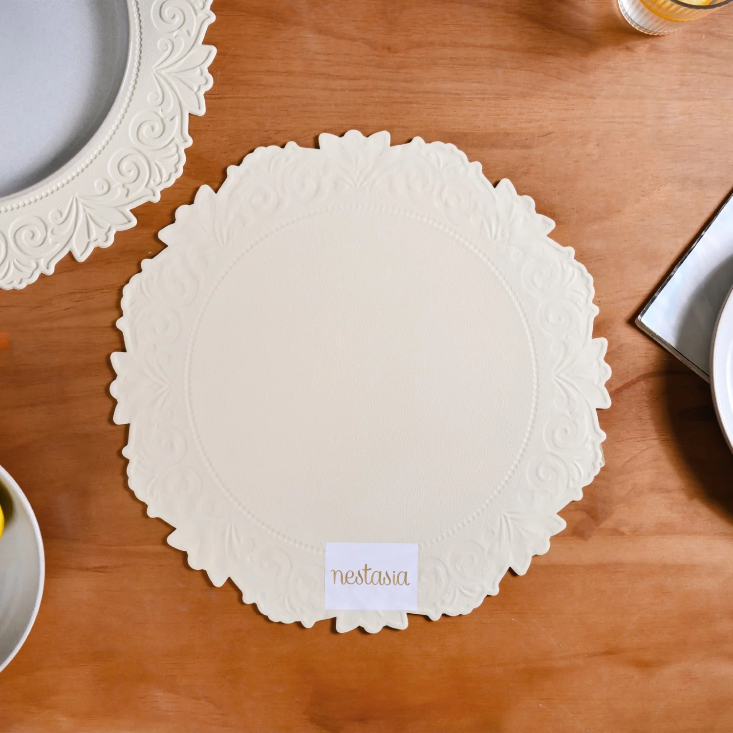 Embossed White Round Placemat Set Of 6 - Image 7
