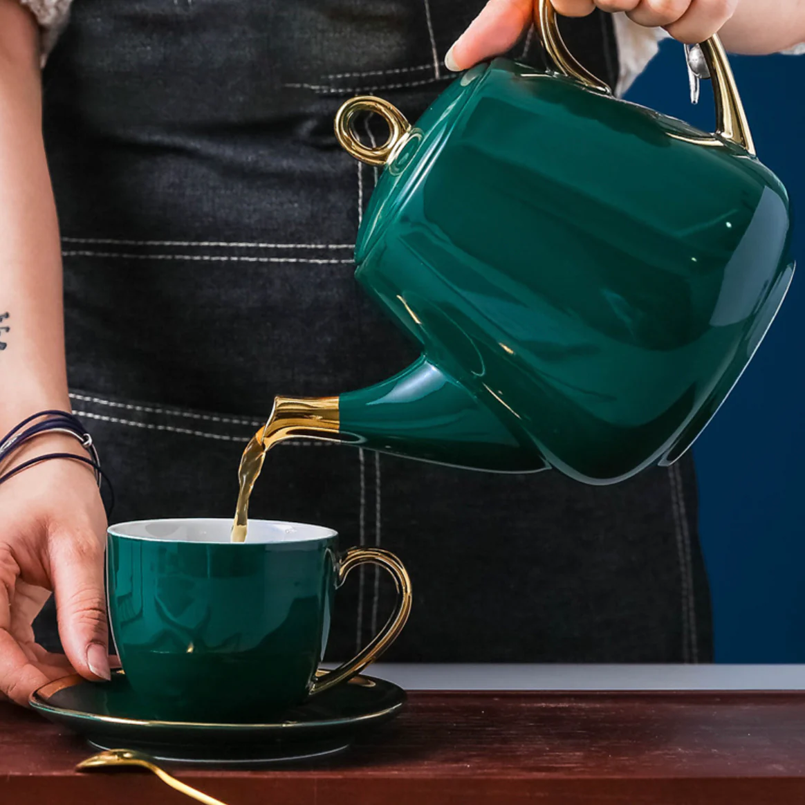 Emerald Tea Set With Stand - Image 3