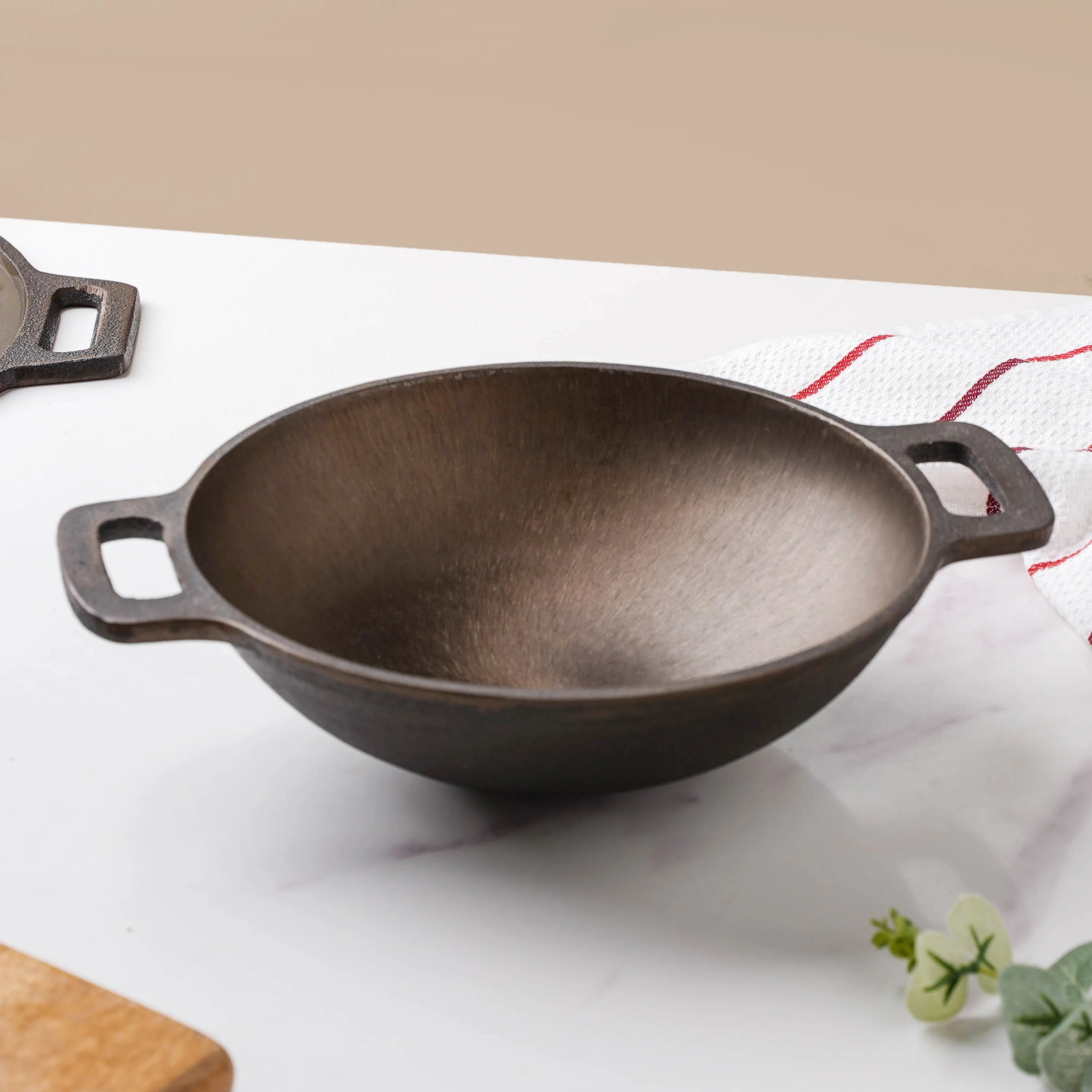 Empress Cast Iron Round Bottom Ultra Smooth Kadai 10 Inch - Image 5