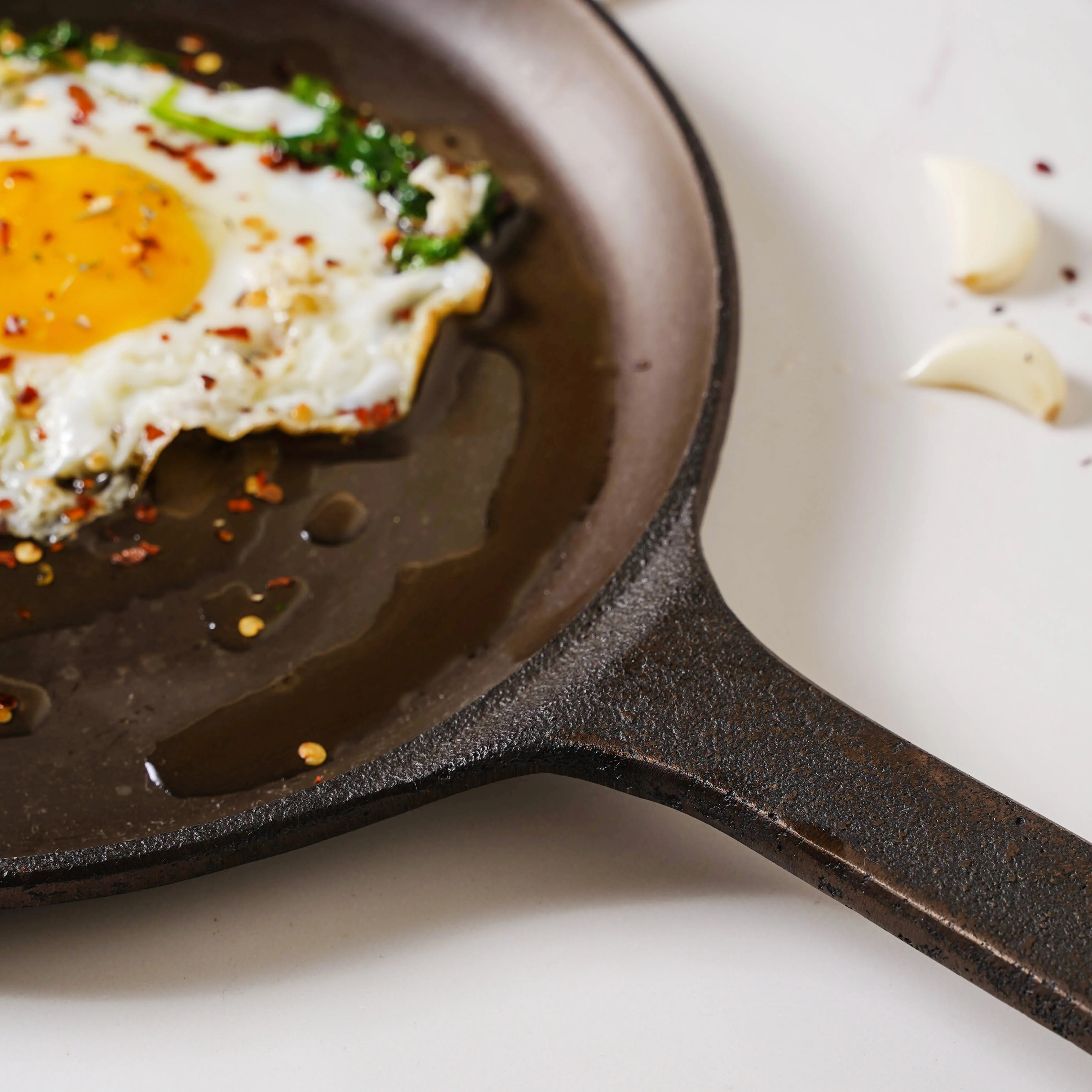 Empress Cast Iron Ultra Smooth Shallow Pan 9.5 Inch - Image 4