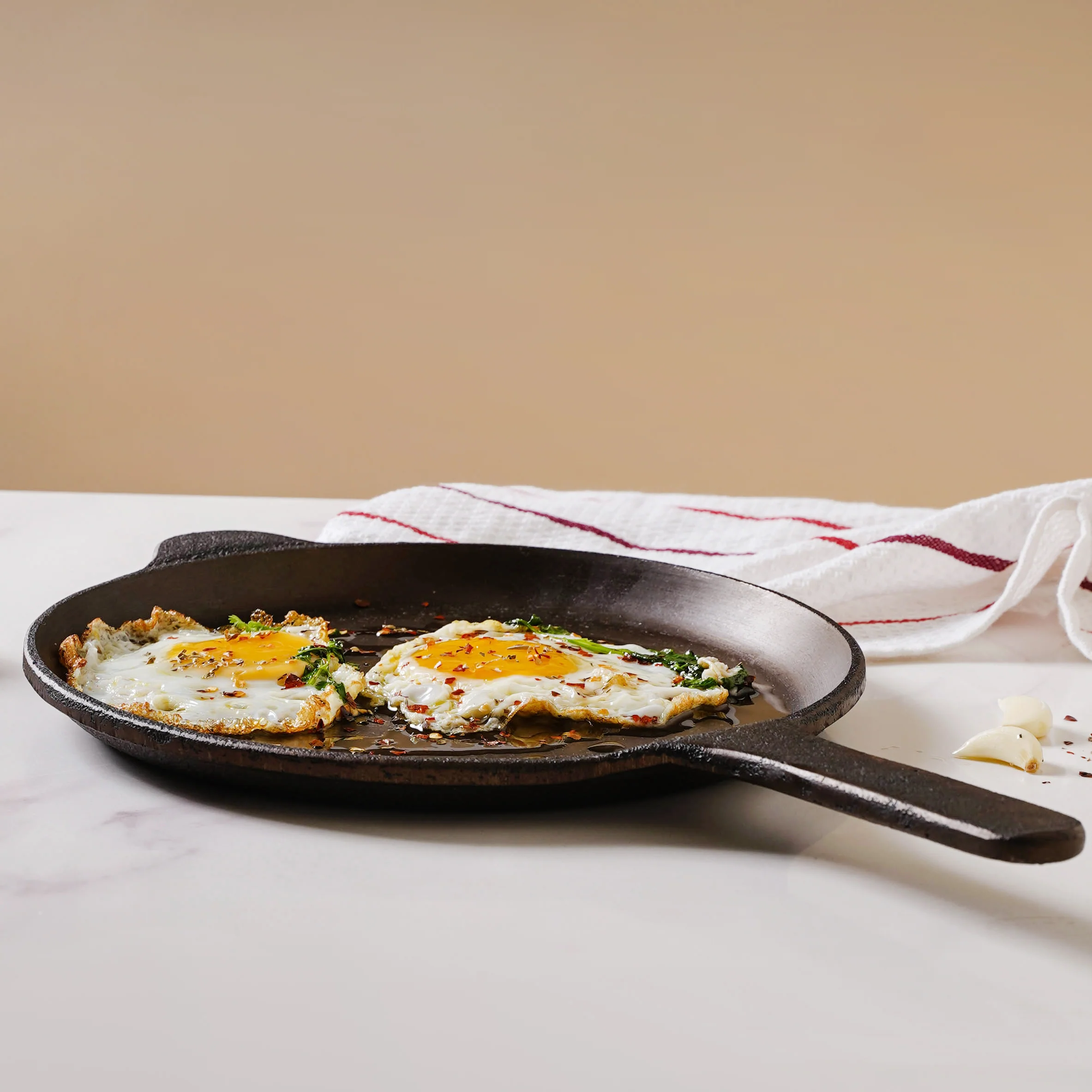 Empress Cast Iron Ultra Smooth Shallow Pan 9.5 Inch - Image 6