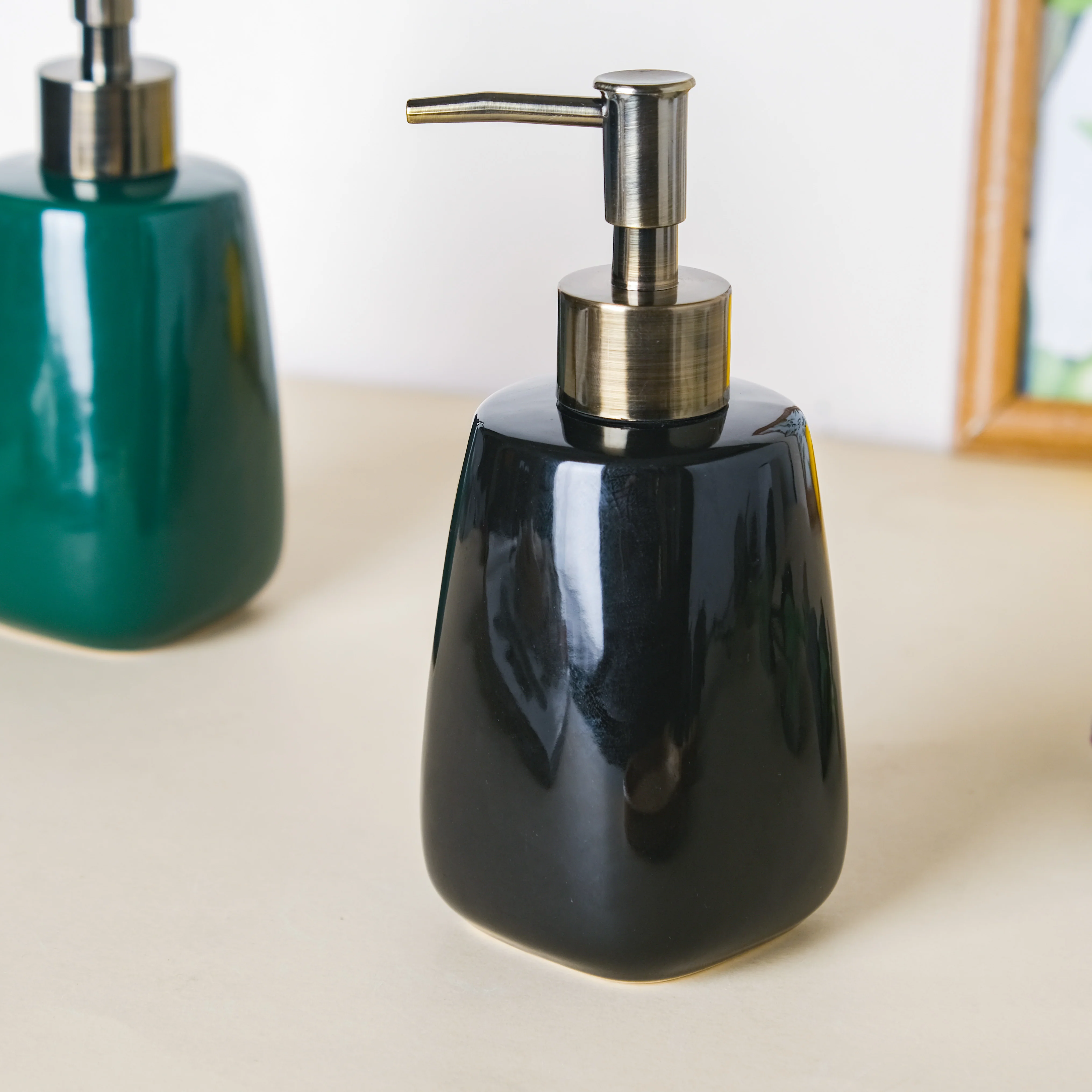 Fancy Lotion Pump Bottle - Image 6