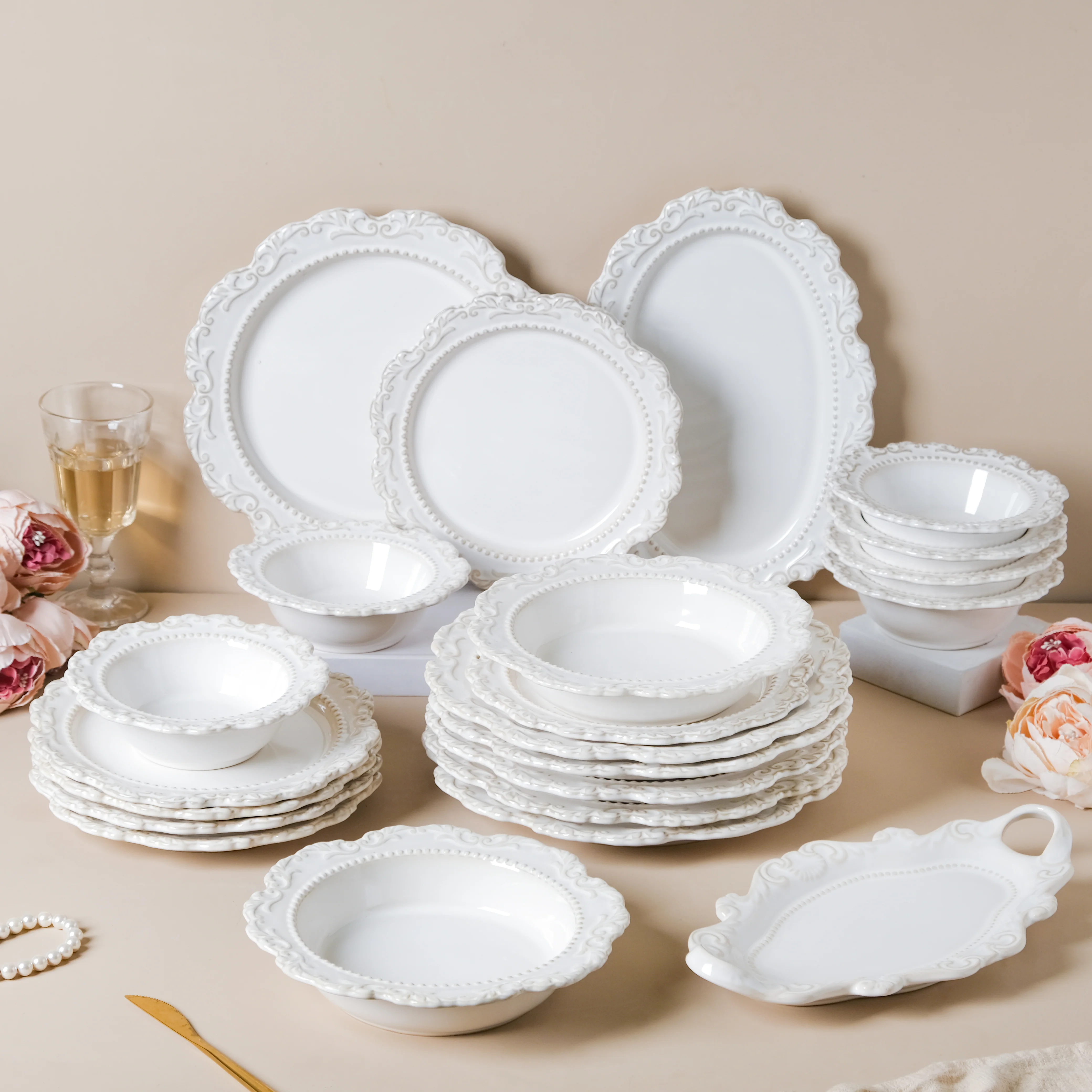 Faye Vintage 22 Piece Dinner Set For 6 - Image 16