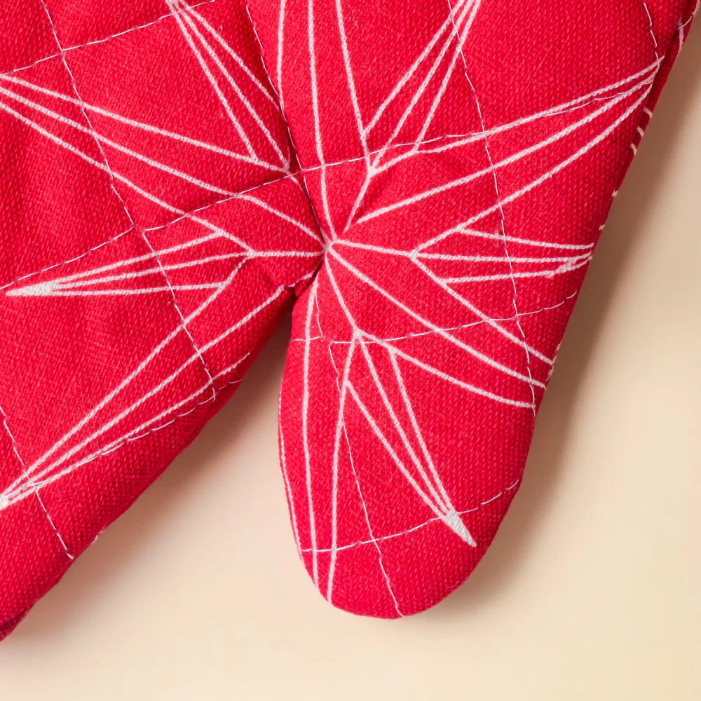 Festive Christmas Oven Mitt And Mat Red Set Of 2 - Image 8
