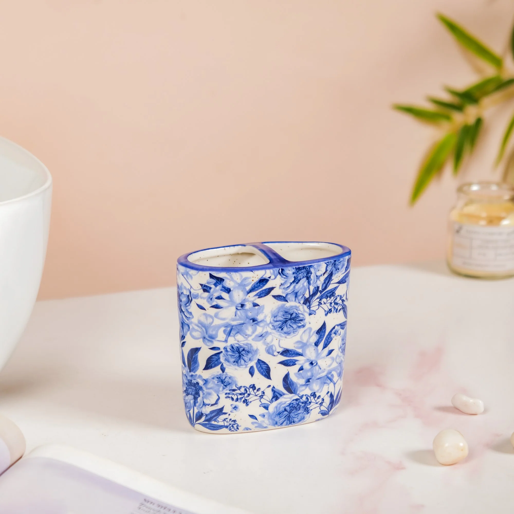 Floral Blue Bath Accessory Set Of 3 - Image 7