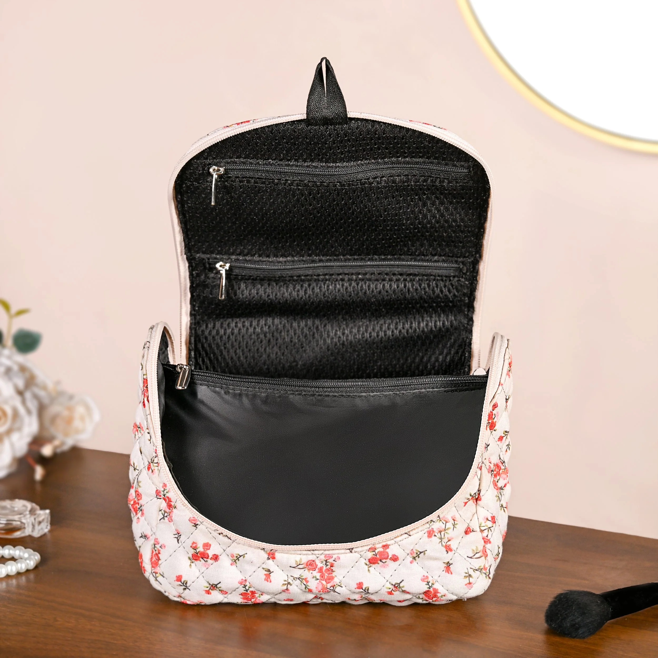Floral Hanging Travel Organiser And Makeup Bag - Image 7
