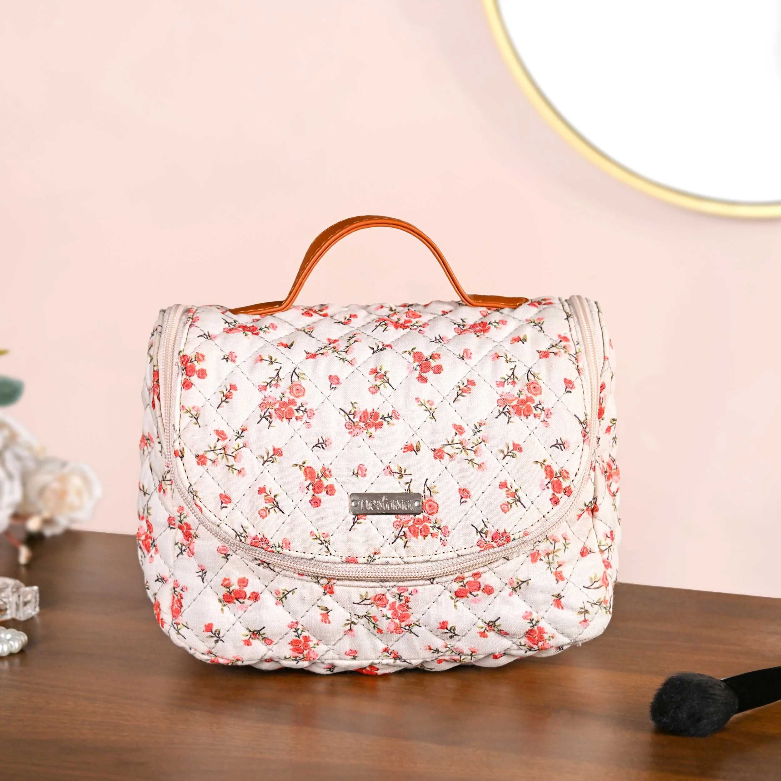 Floral Hanging Travel Organiser And Makeup Bag - Image 9